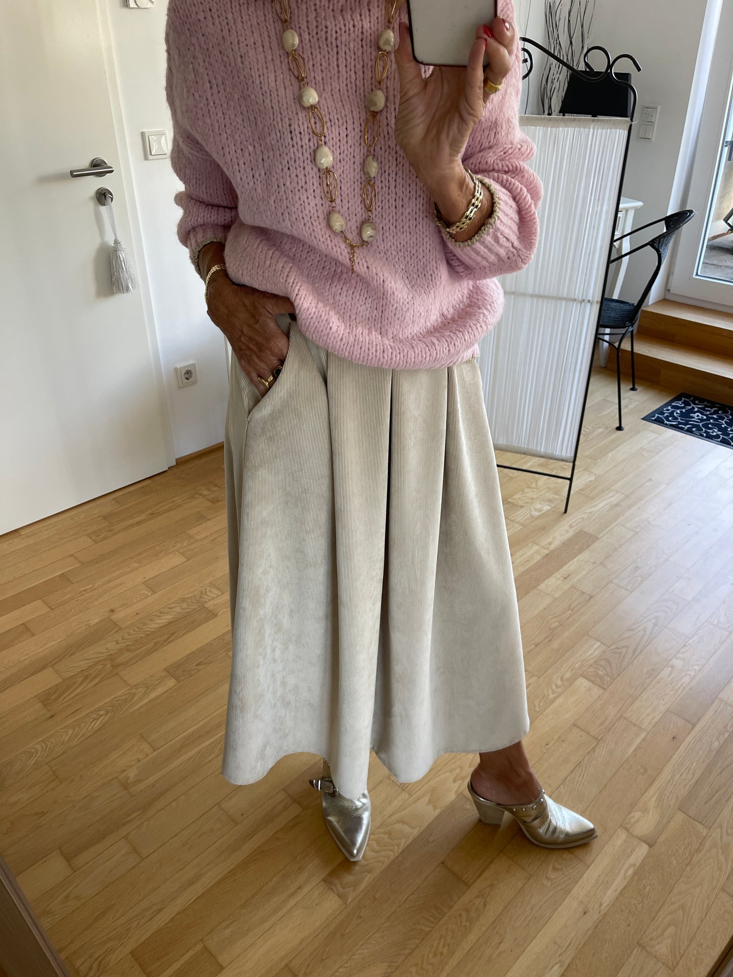 Rock CASCADEUR €99,90; edler Feincord,…so angenehm und herrlich fallend🍂