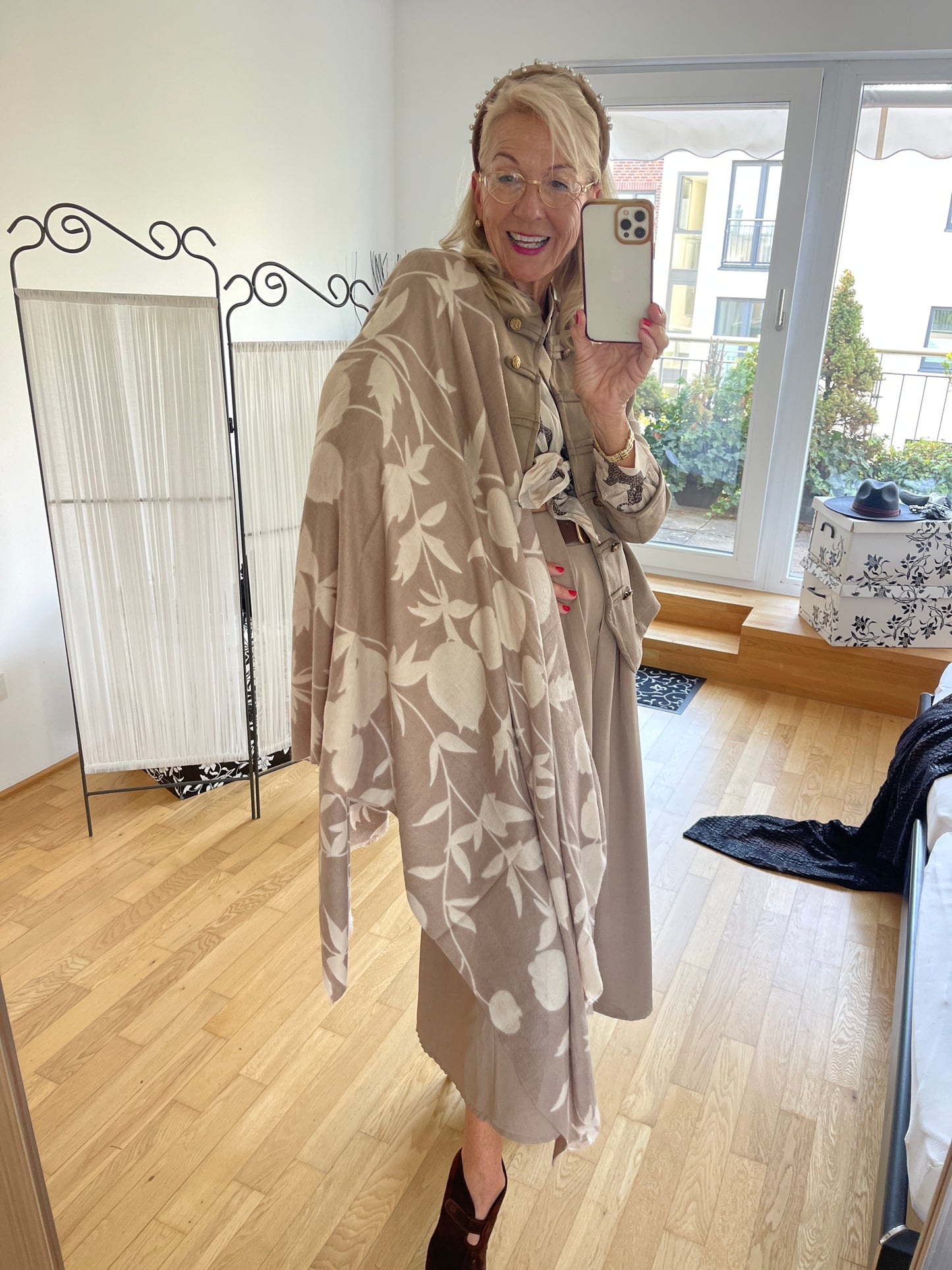 Schal PENELOPE taupe/beige €49,90; so soft, so edel und so herrlich angenehm