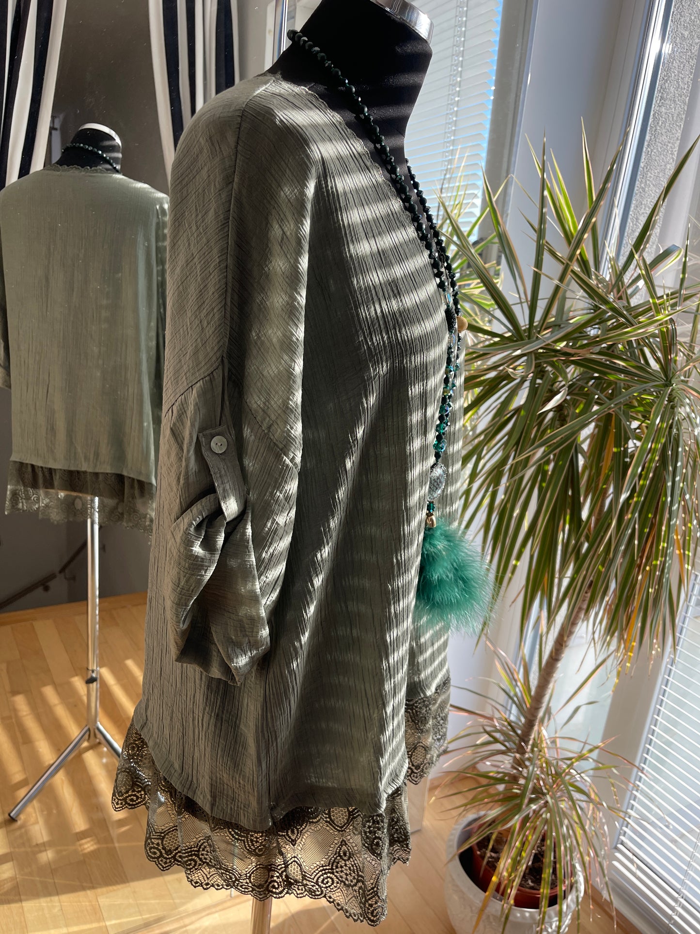 Tunika HELEN oliv; im Outlet €39,90 statt €69,90 … so herrlich duftig, luftig .. und auch perfekt für XXL-Größen