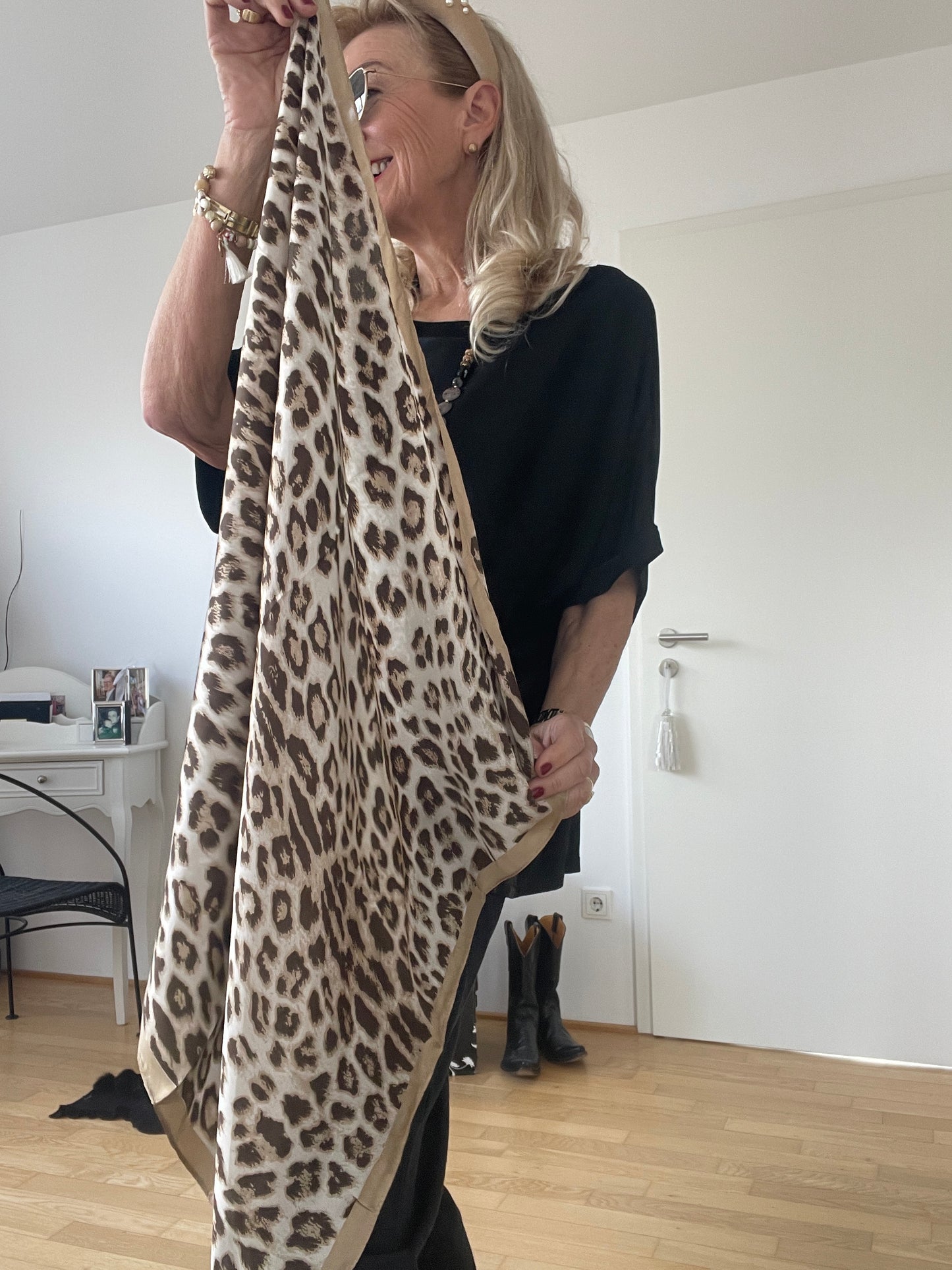 Schal „ Nicktuch CIO“ €29,90; super amgesagtes & stylisches Accessoire