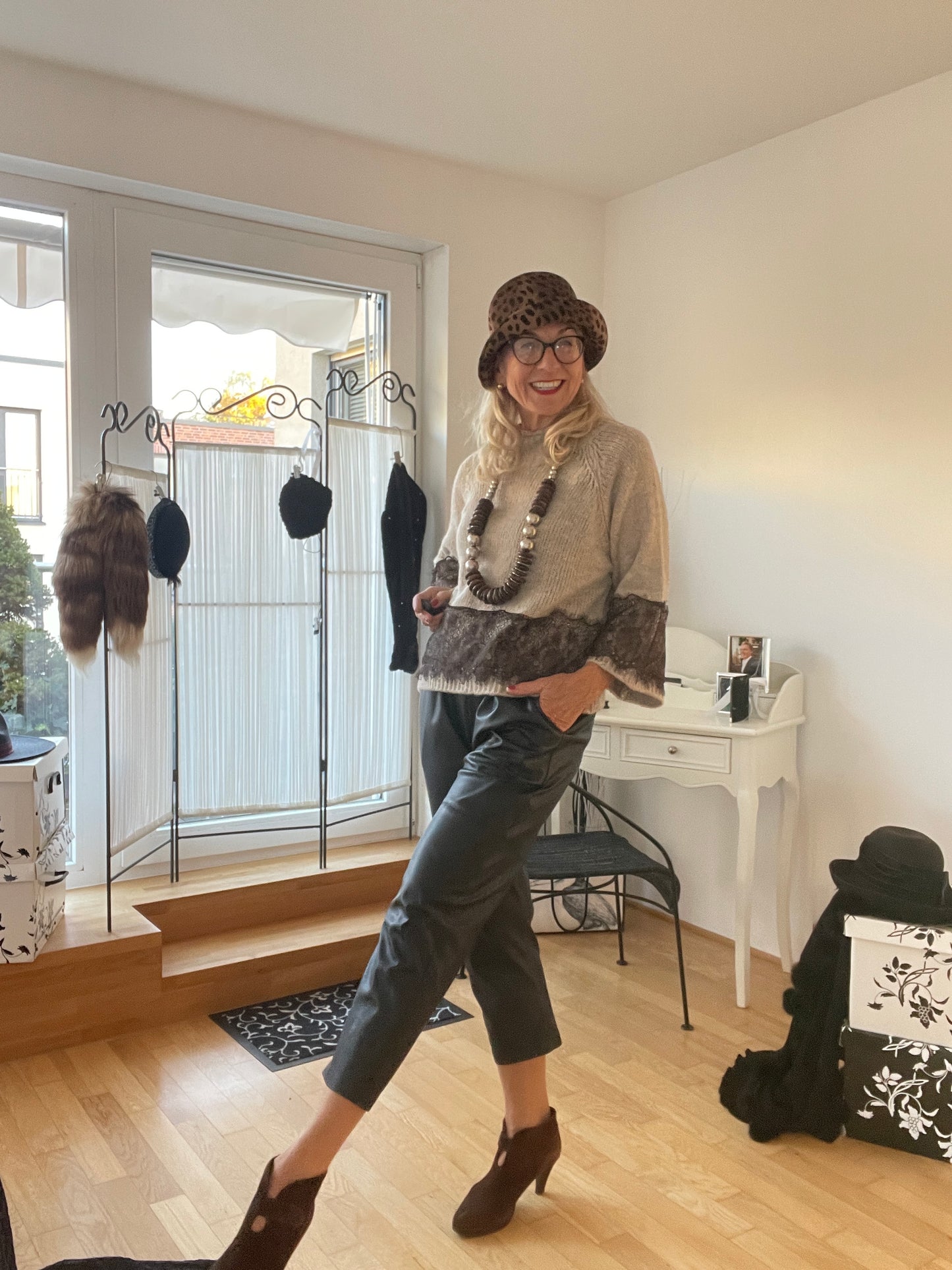 Pullover PICASSO €99,90; .. den muss man ja lieben🍁