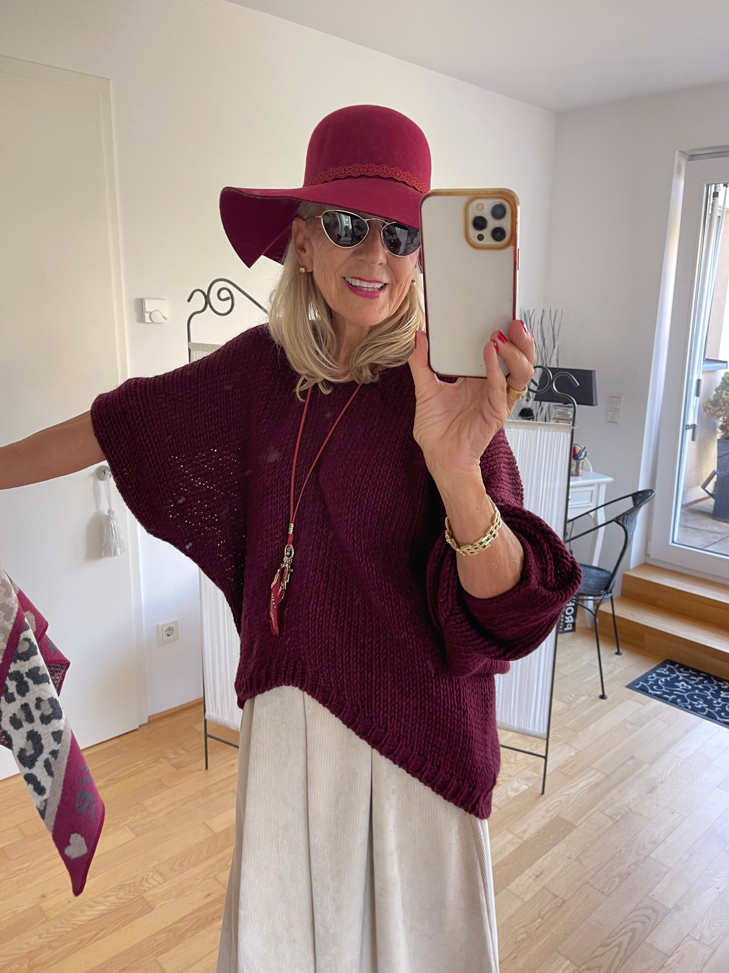 Pullover ARMSTRONG bordeaux €79,90; kuschelig, so lässig, so herrlich wunderbar 🍂