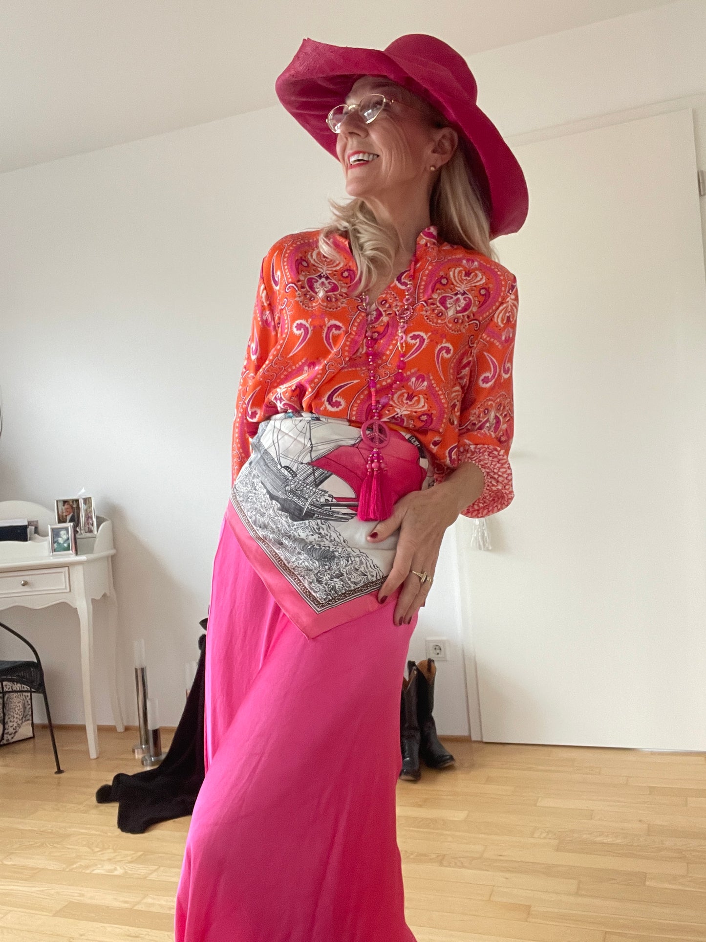 Oberteil/Longbluse MANY €79,90; mit farbenfrohen Style in den Frühling