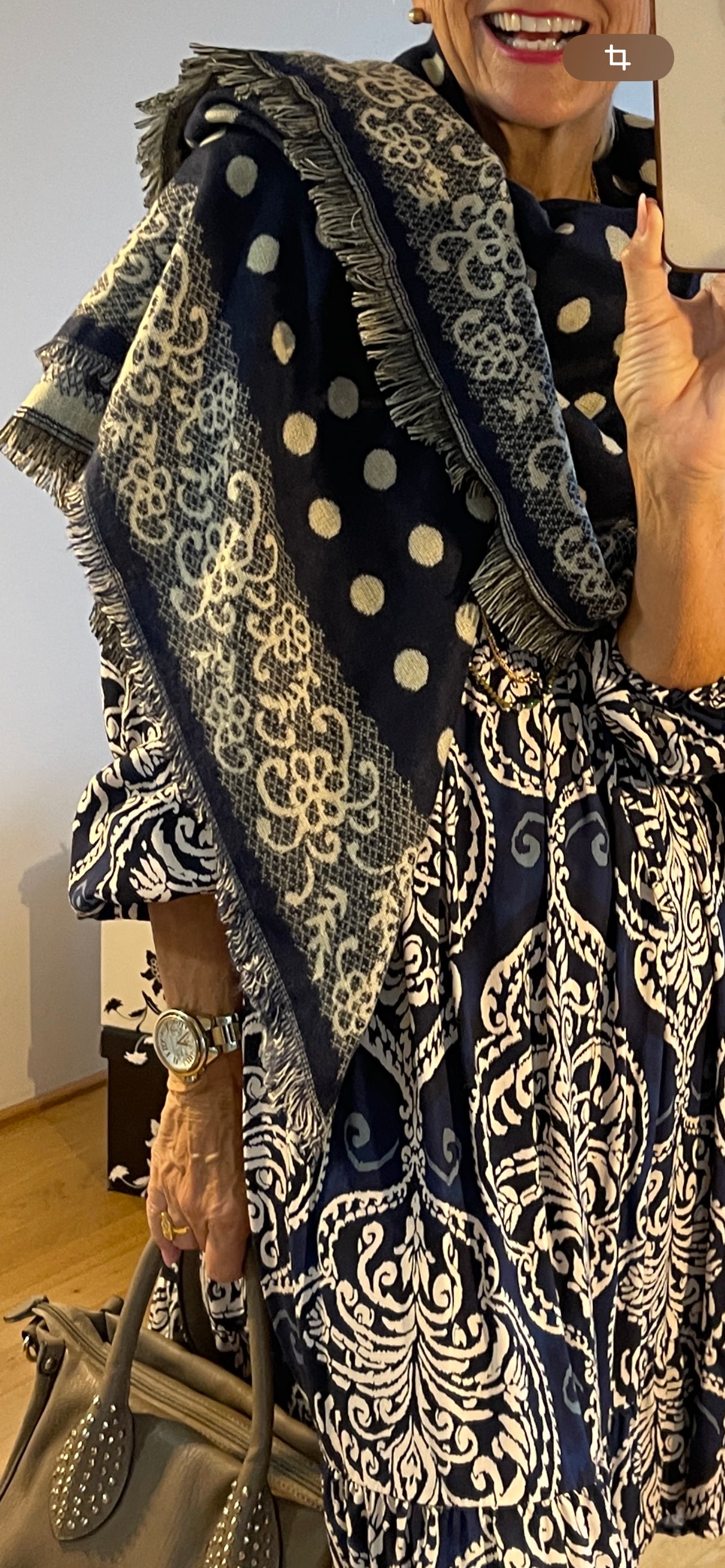 Schal Double-Face BERGAMO blue; „IM BLACK-FRIDAY OUTLET“ nur noch €29,90 statt €59,90; … herrlich kuscheliger Big-Schal