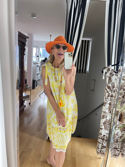 Kleid RICHI gelb €69,90; …. Sind uns heiße Tage so richtig willkommen