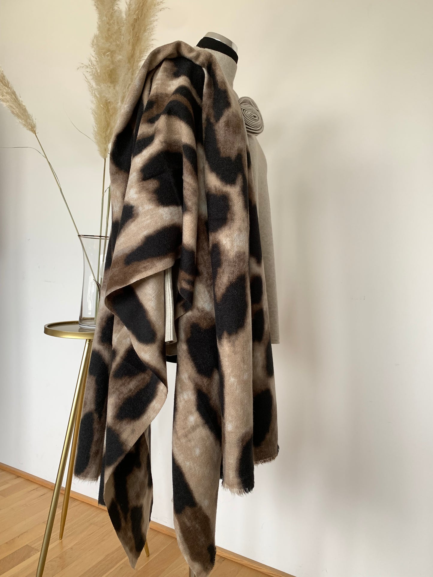 Schal Kapstadt €29,90 statt €49,90; „Im Black-Friday-Outlet“ soft, kuschel .. super leicht.. und soo stylisch