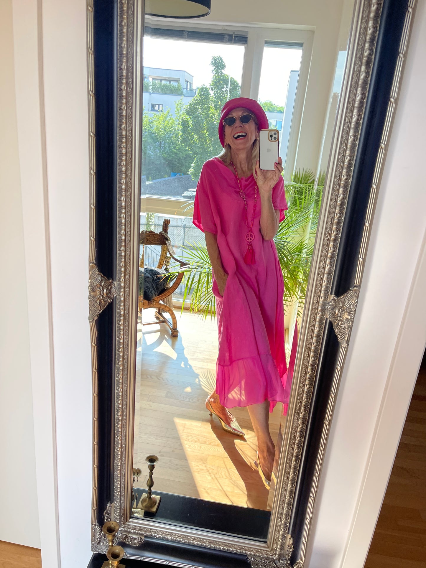 Kleid COLOMBO pink €79,90 statt €109,90; auch starke Größen lieben extravagante Mode