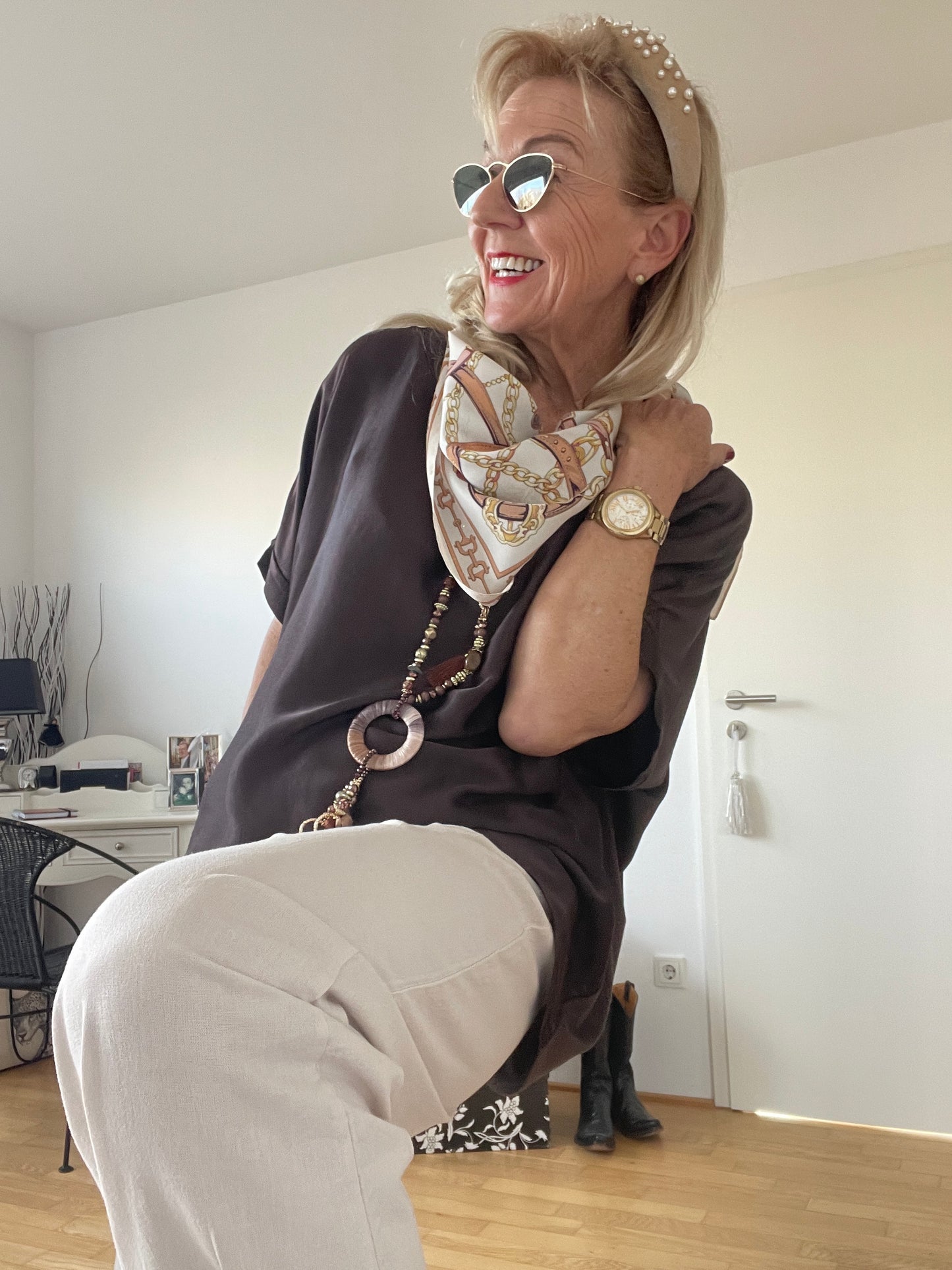 Schal „ Nickituch LOUIS“ €29,90; das stylische Accessoire der Saison