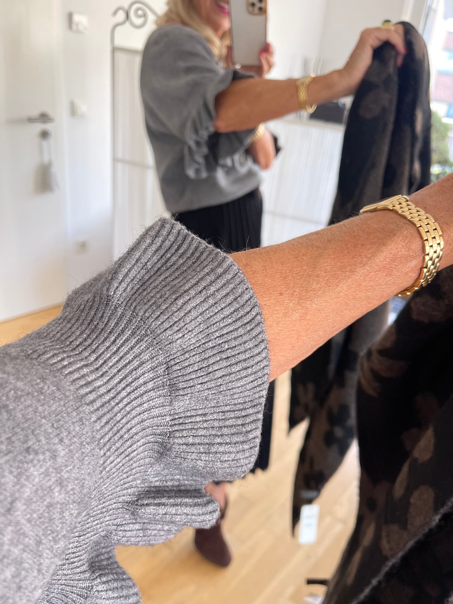 Pullover COLETTE grey €69,90; edel, schick und so kuschelig🍂
