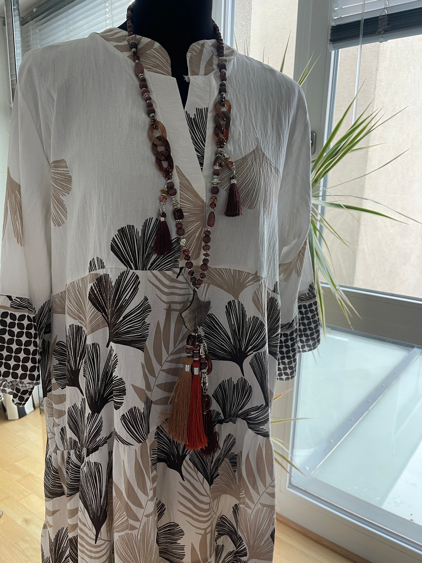 Tunika GINKO schwarz, beige-champagner €69,90; starker Look, klasse Print, perfekter One-Size-Schnitt