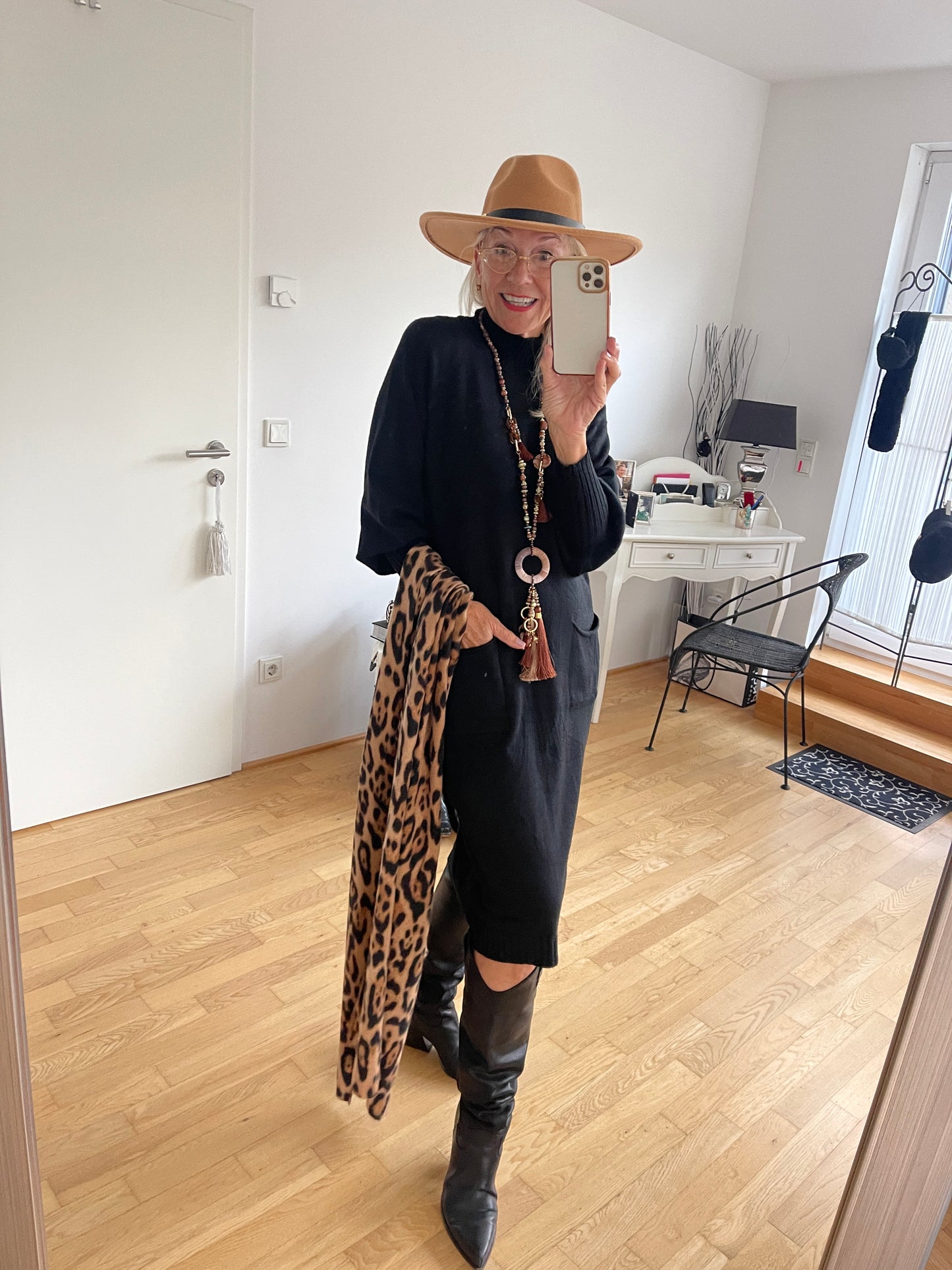 Kleid LADY schwarz;  „Im Black-FRIDAY-OUTLET“ nur noch €69,90 statt €99,90; genial sitzendes, super lässig wie stylisches Strickleid in einer herrlich angenehmen Qualität