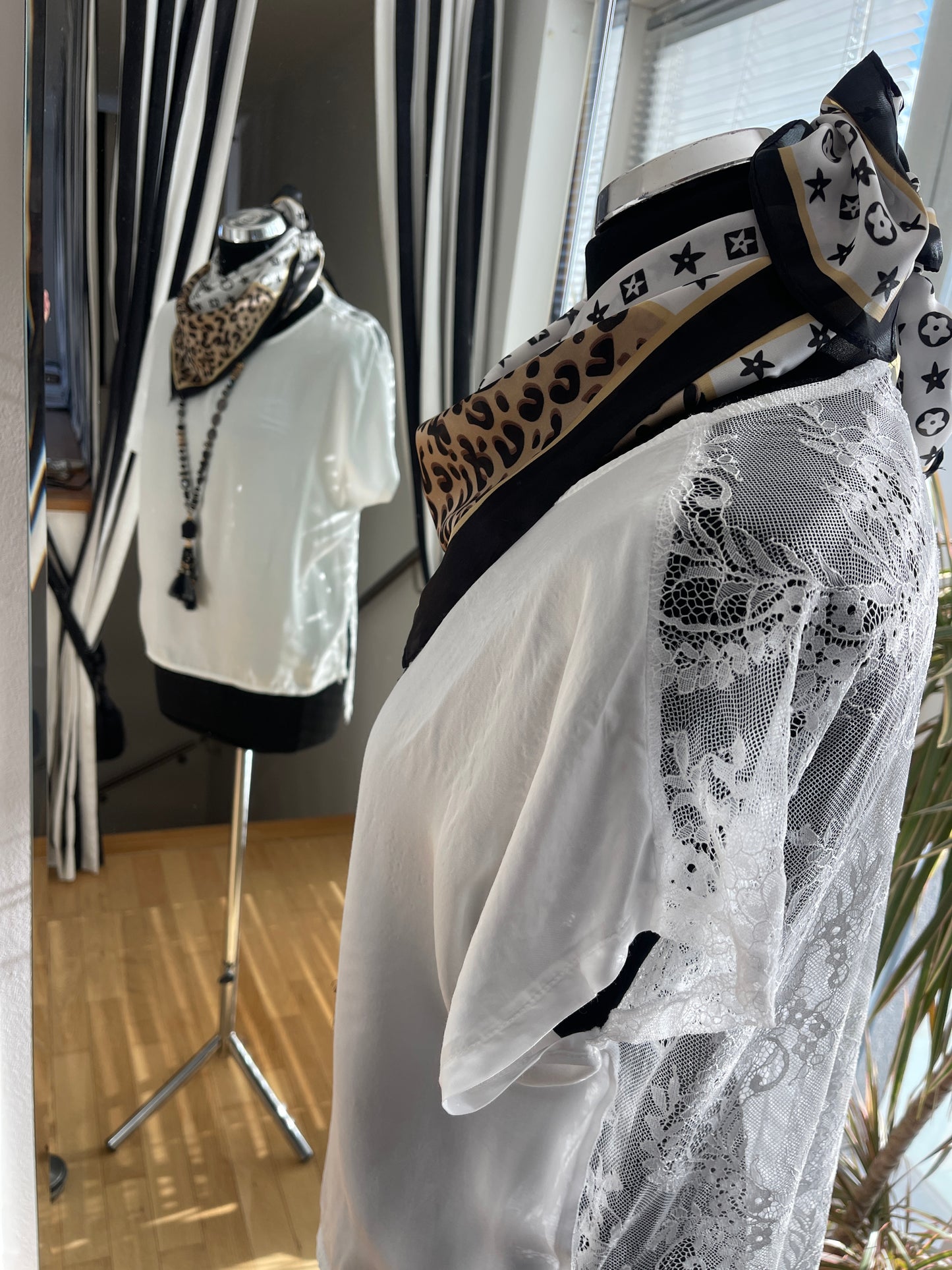 Oberteil PERLA white im Outlet €29,90 statt €69,90; einerseits edel & elegant andererseits frech& sexy