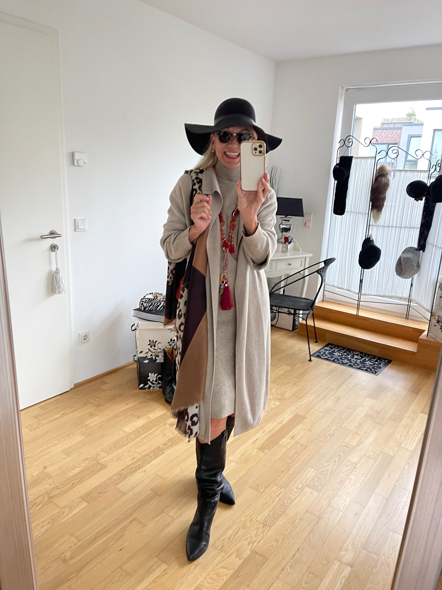 Mantel MERAN beige; jetzt €69,90 statt €129,90 „Im Black-Friday-Outlet“ ; super schicker Strickmantel ein „MUST HAVE“ der Saison