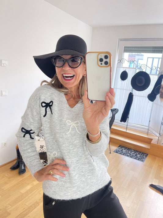 Pullover NALA grey €79,90; einfach hübsch.. ausgefallen.. was besonderes!