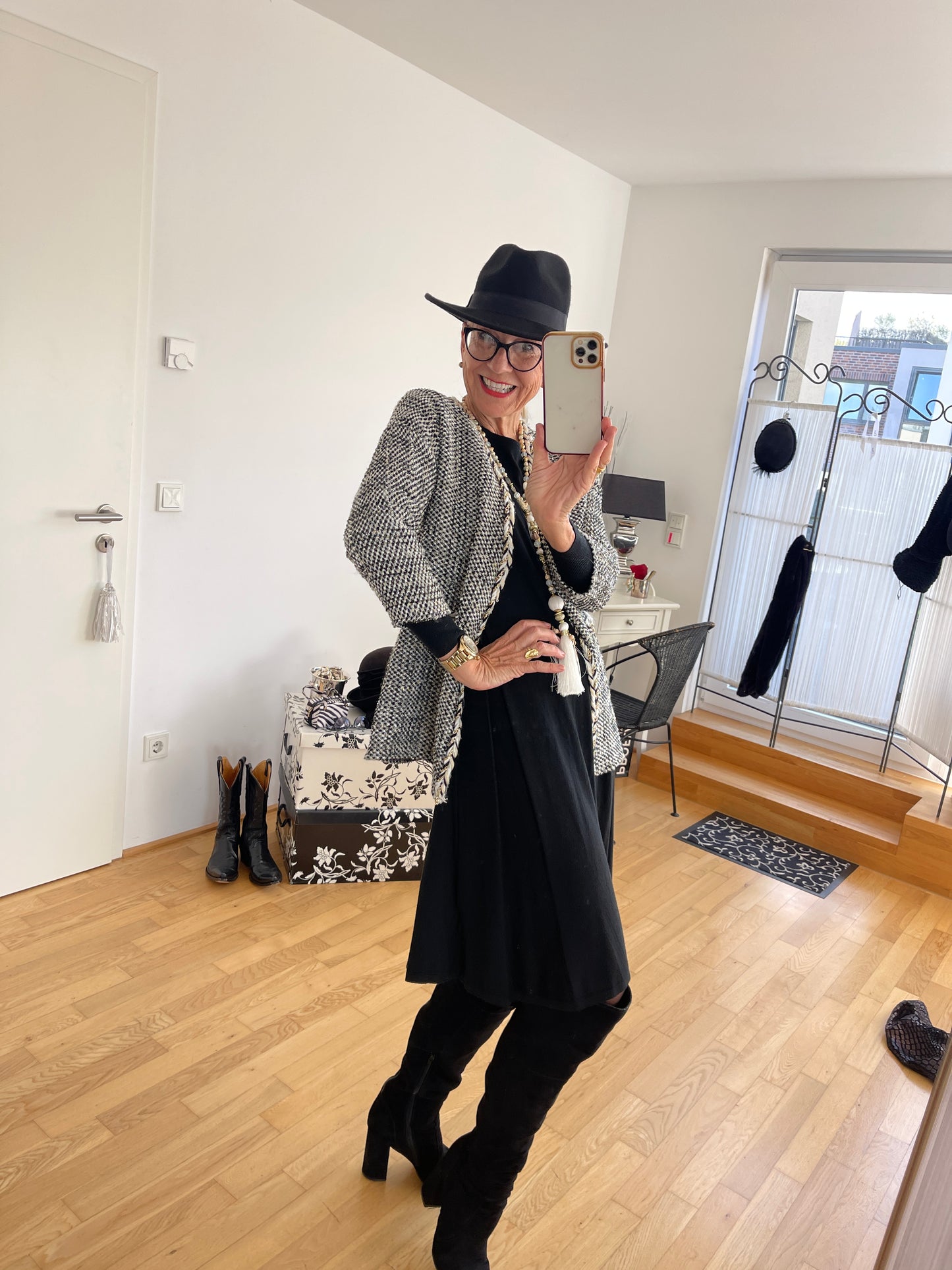 Blazer MASCHA ; total schicker Strickblazer, perfekt kombinierbares Modell !! „IM BLACK-FRIDAY OUTLET“ nur noch €49,90 statt €99,90