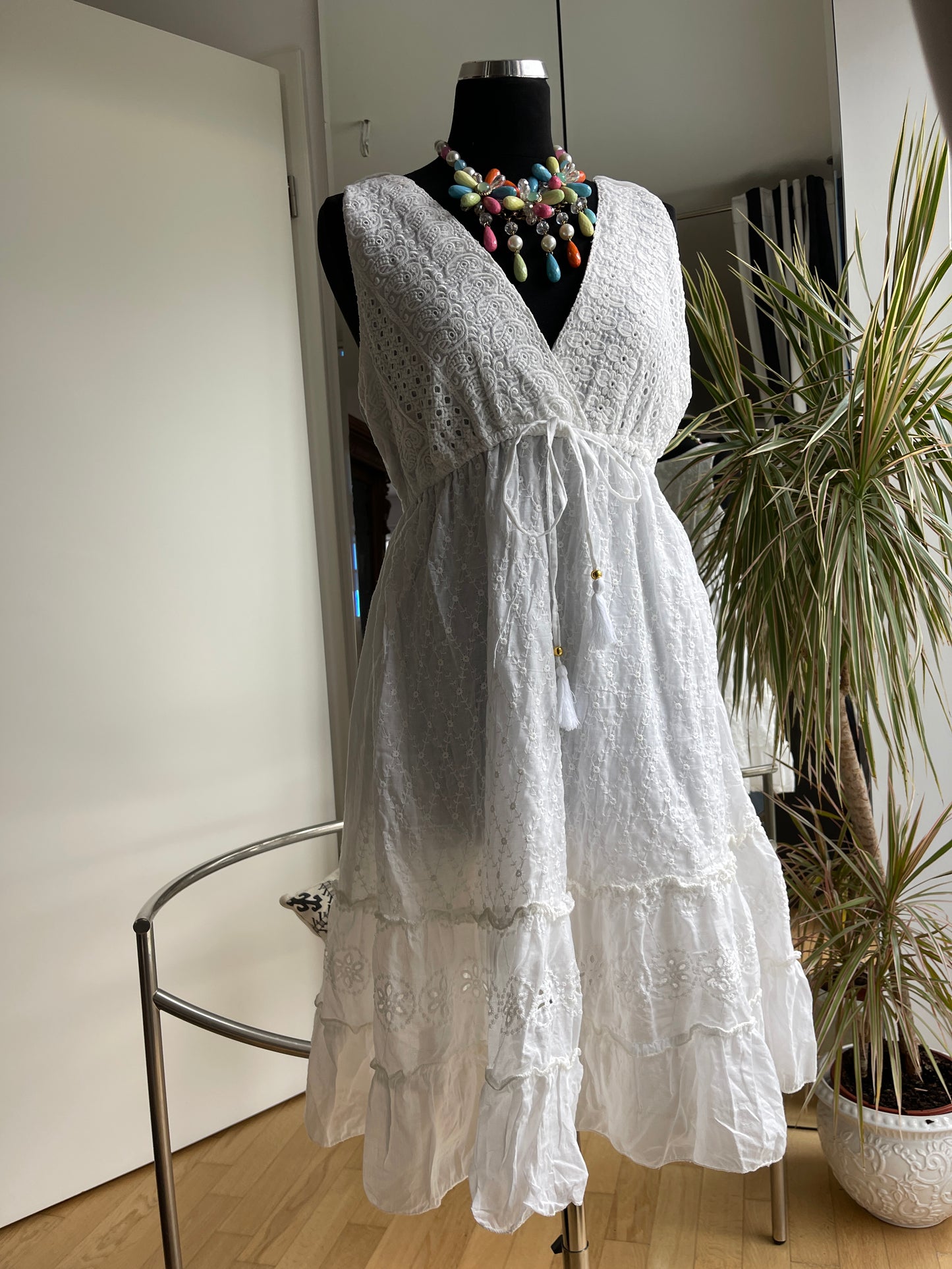 Kleid LUCY white €69,90 statt €89,90; dieses hübsche Modell darf nicht fehlen