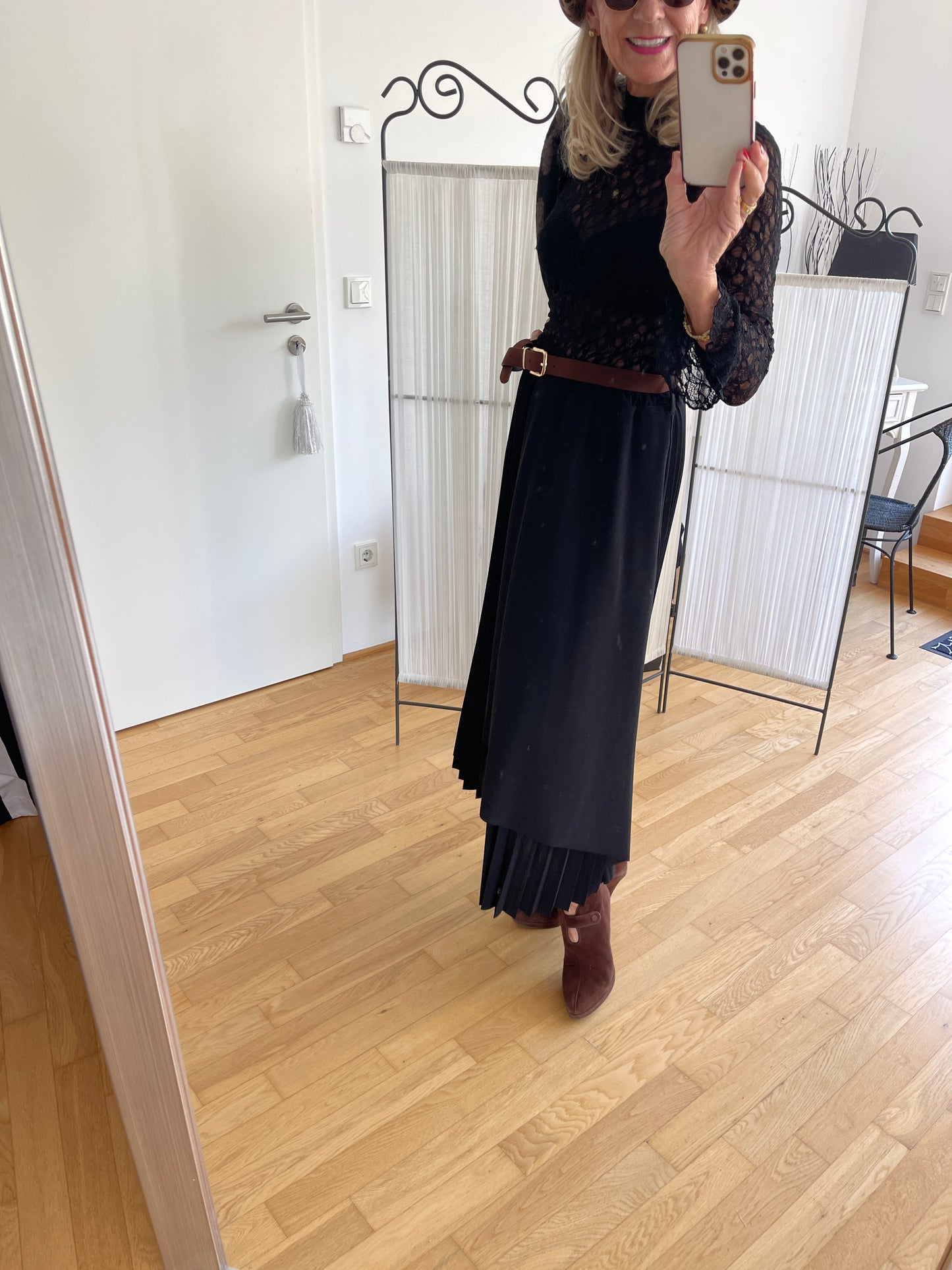 Rock ROCKEFELLER black €109,90; was für ein ausgefallener Schnitt!!