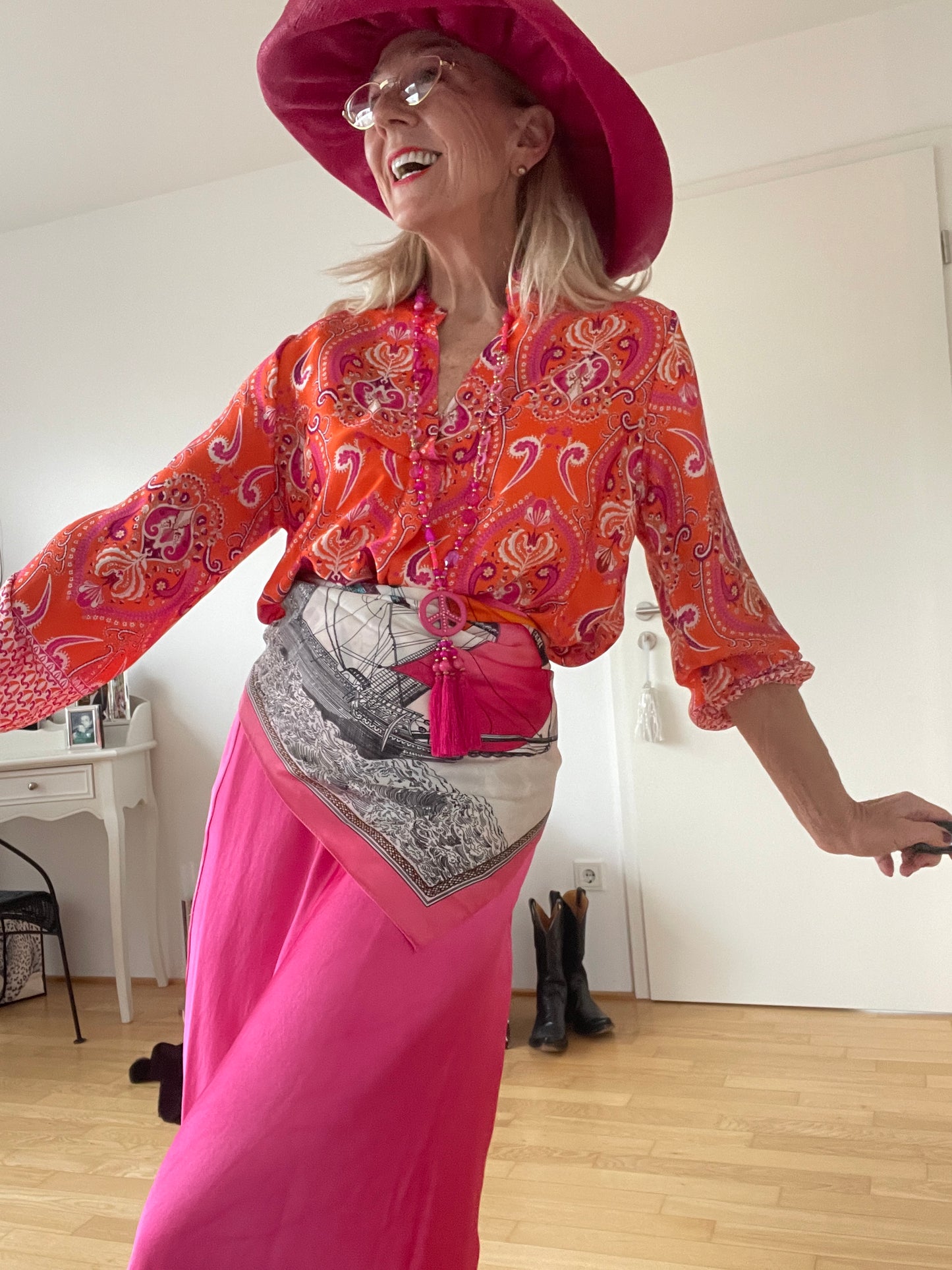 Oberteil/Longbluse MANY €79,90; mit farbenfrohen Style in den Frühling