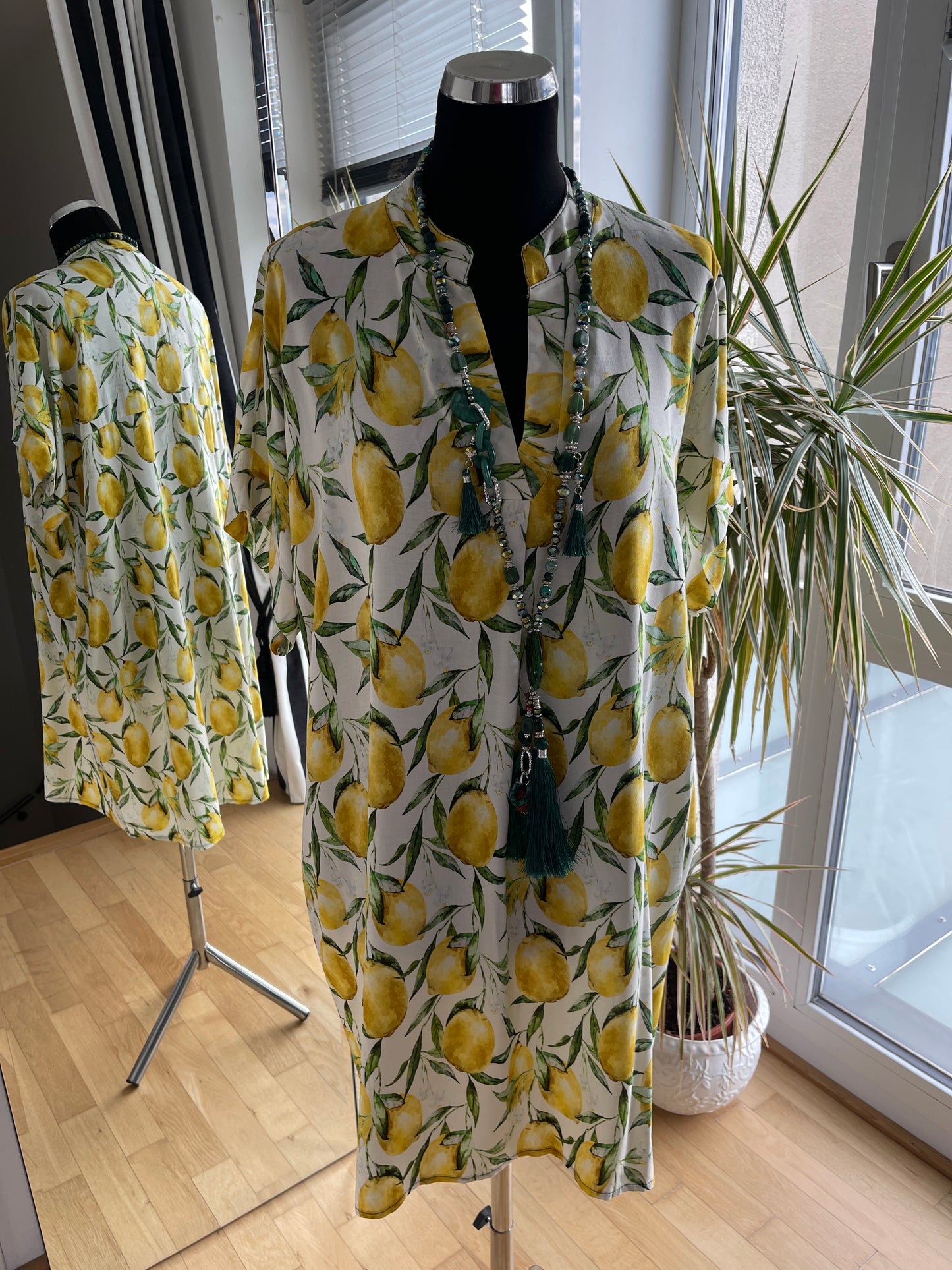 Tunika GARDA €89,90; der modische Frische-Kick🍋