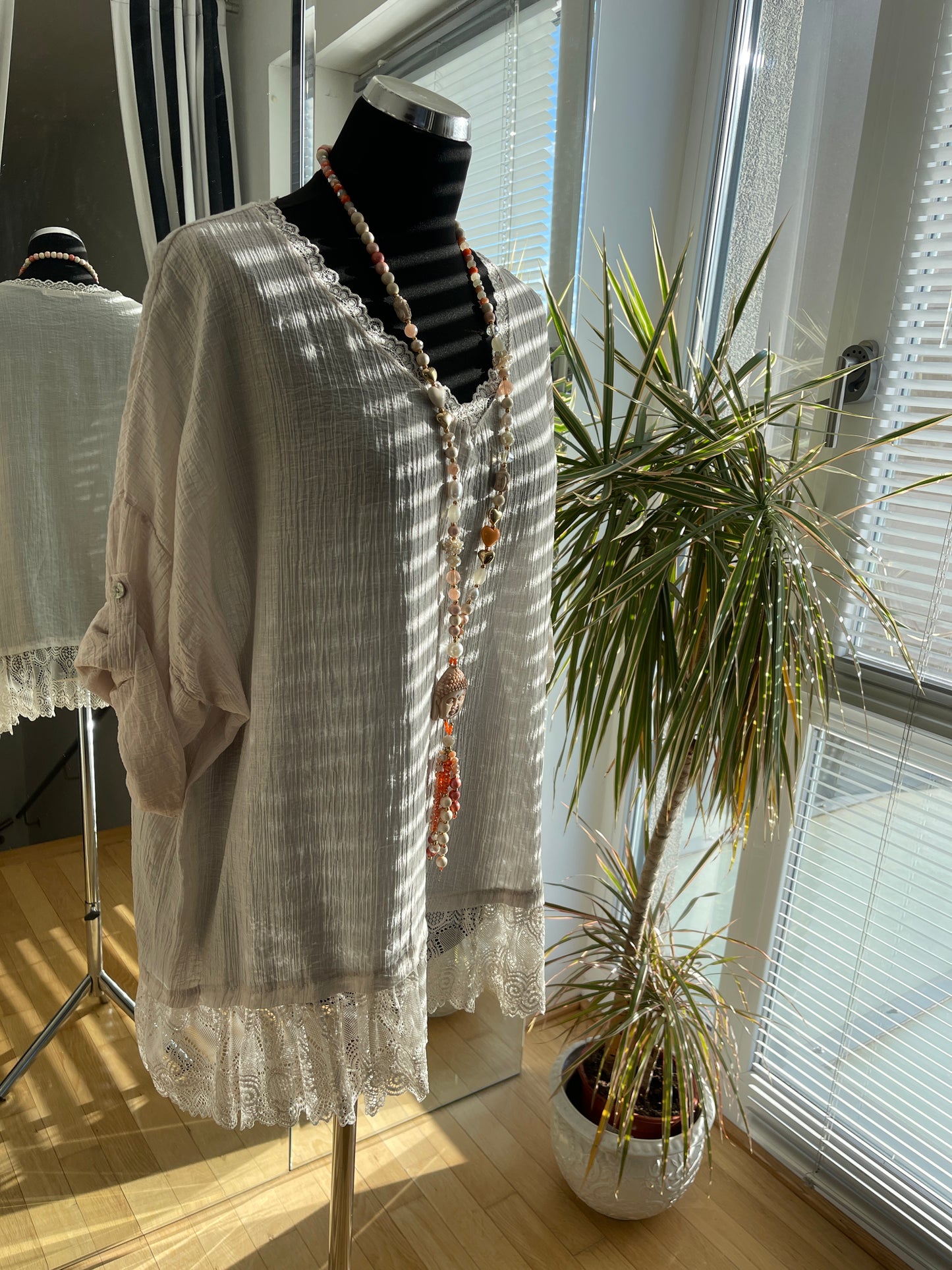 Tunika HELEN beige; im Outlet €39,90 statt 69,90 ..sooo herrlich duftig, luftig… und perfekt für XXL-Größen