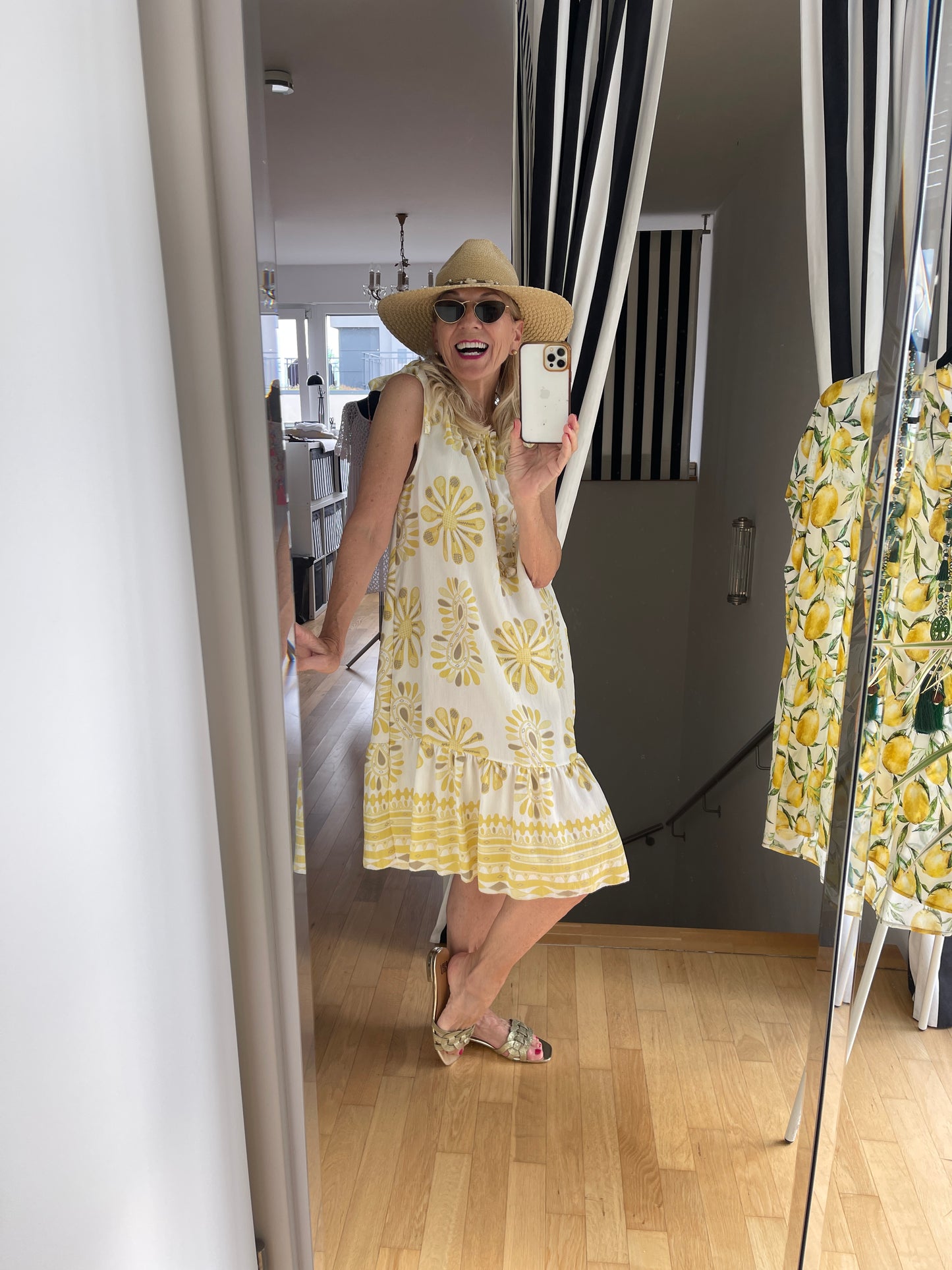 Kleid RICHI yellow Flower €69,90; perfekt für die heißen Sonnentage