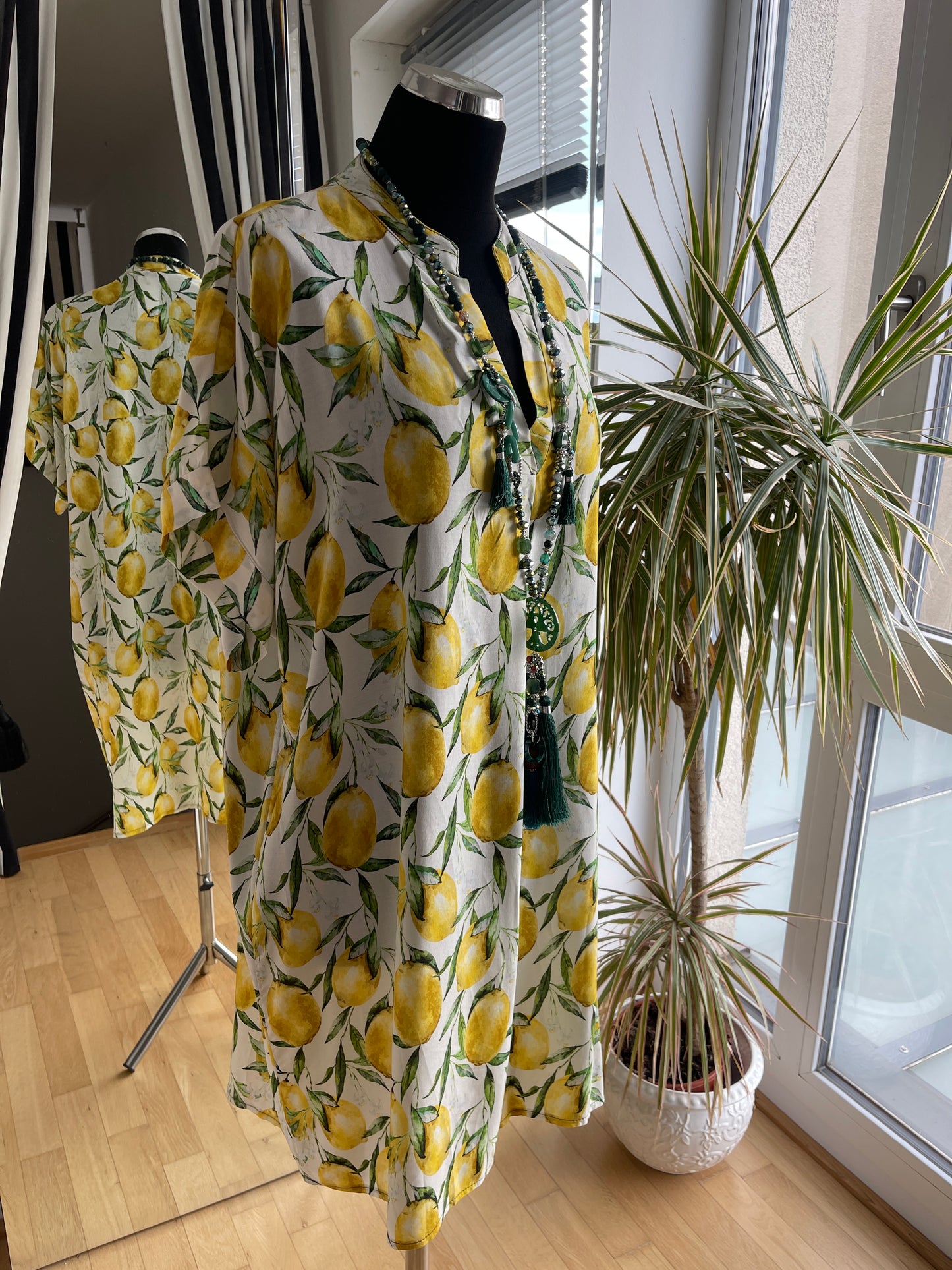 Tunika GARDA €89,90; der modische Frische-Kick🍋