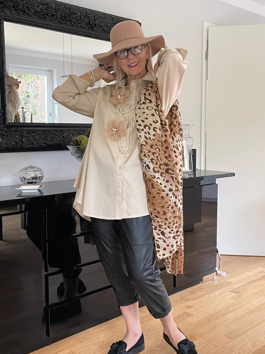 Bluse JETTE beige; jetzt SPRING-OFFER €59,90 statt €89,90  Super extravagante Oversize-Long-Bluse. Ein ausgefallener Hingucker !!