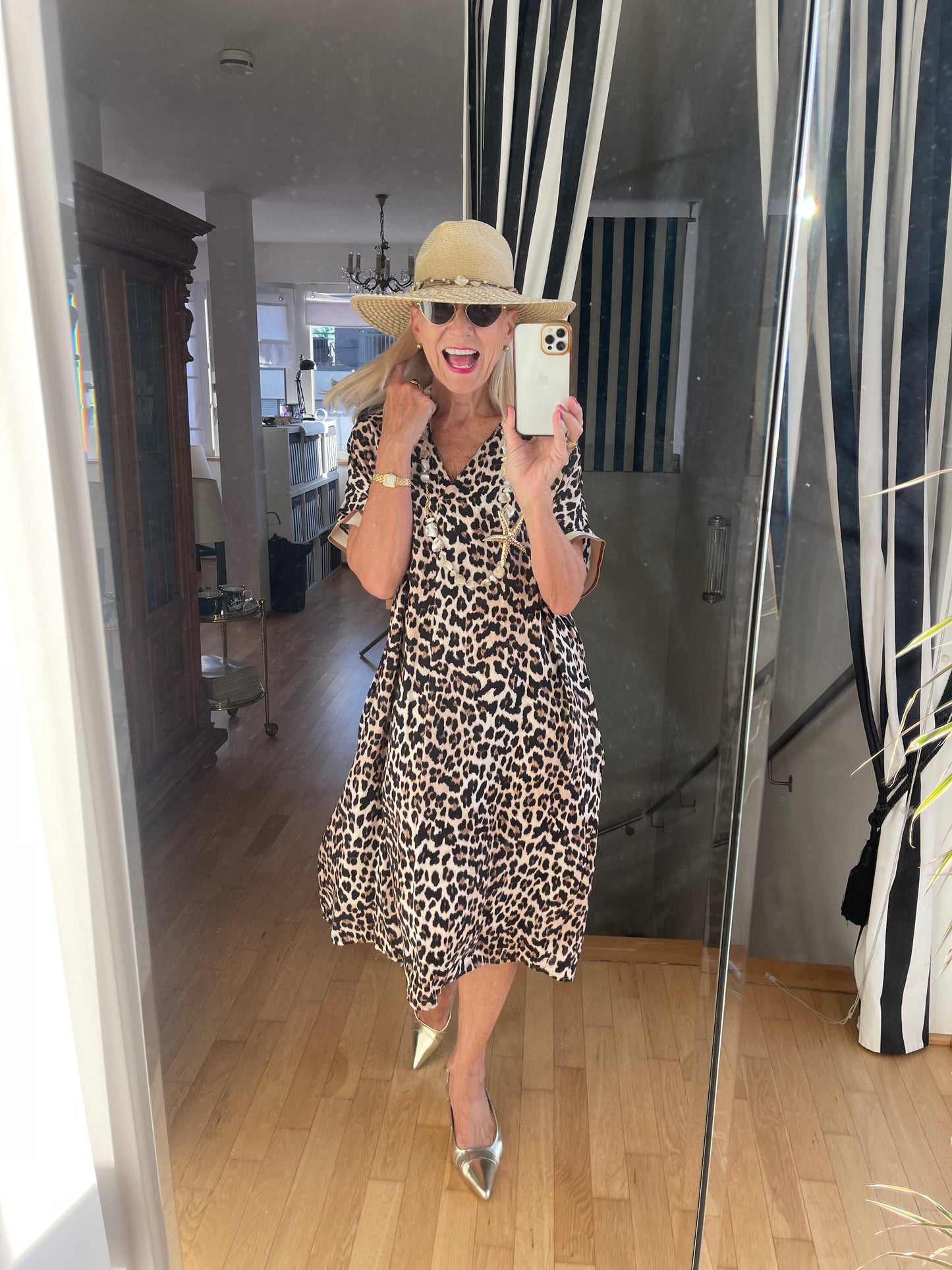 Kleid CAROLL €69,90 statt €99,90; Luftig, lässiger Sommer-Chic im trendigen Animal-Print; perfekt auch für XXXL-Größen