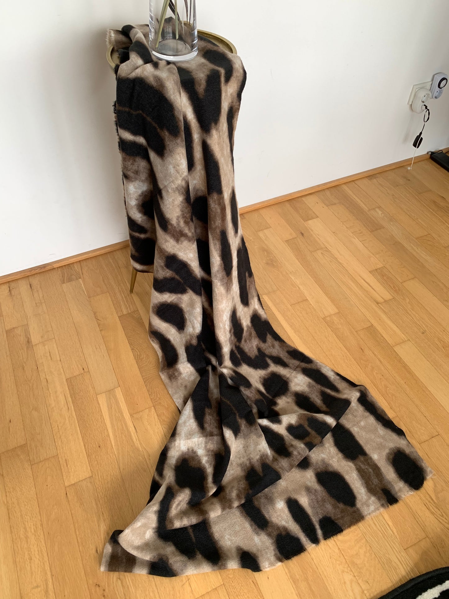 Schal Kapstadt €29,90 statt €49,90; „Im Black-Friday-Outlet“ soft, kuschel .. super leicht.. und soo stylisch