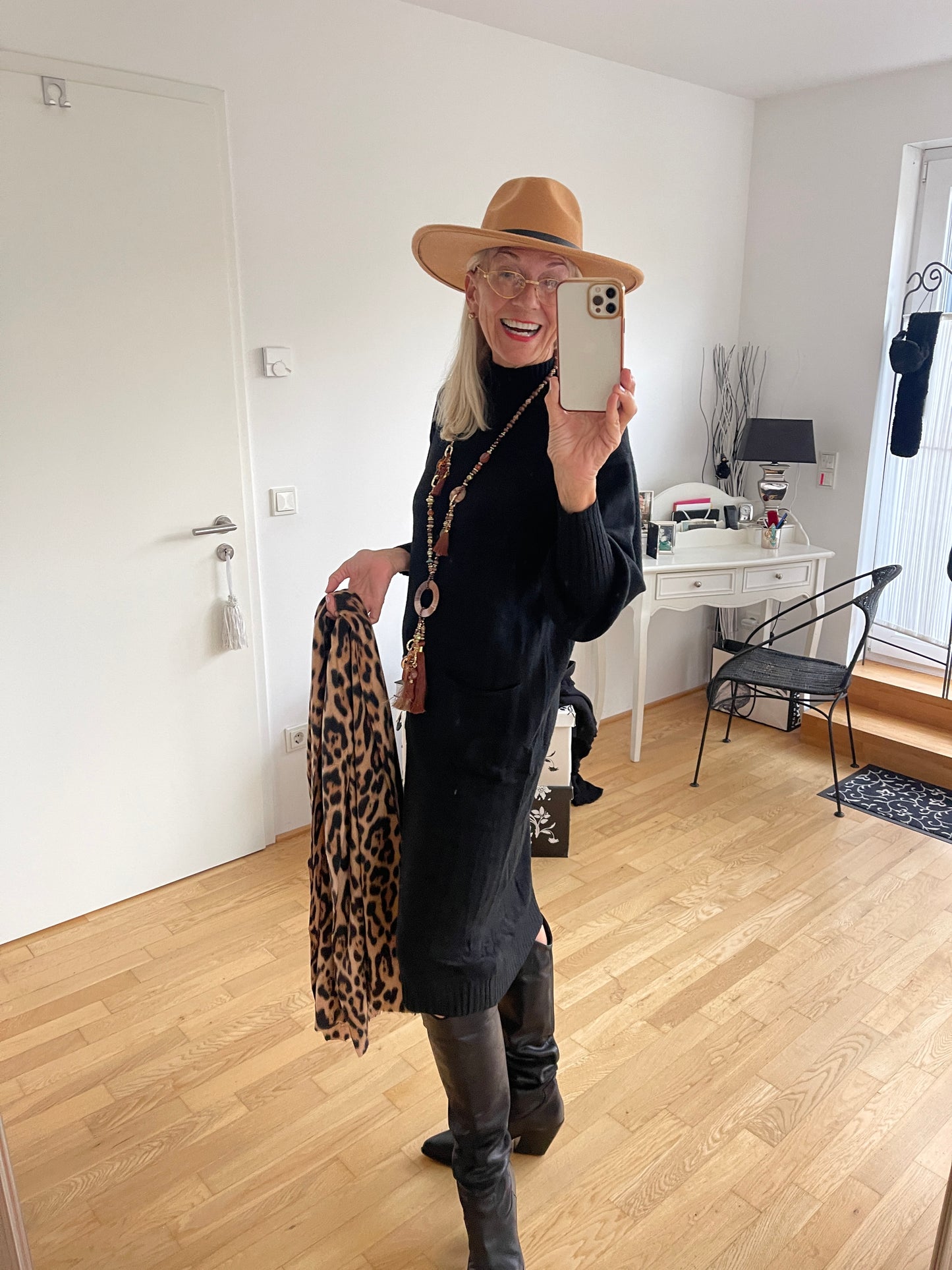 Kleid LADY schwarz;  „Im Black-FRIDAY-OUTLET“ nur noch €69,90 statt €99,90; genial sitzendes, super lässig wie stylisches Strickleid in einer herrlich angenehmen Qualität