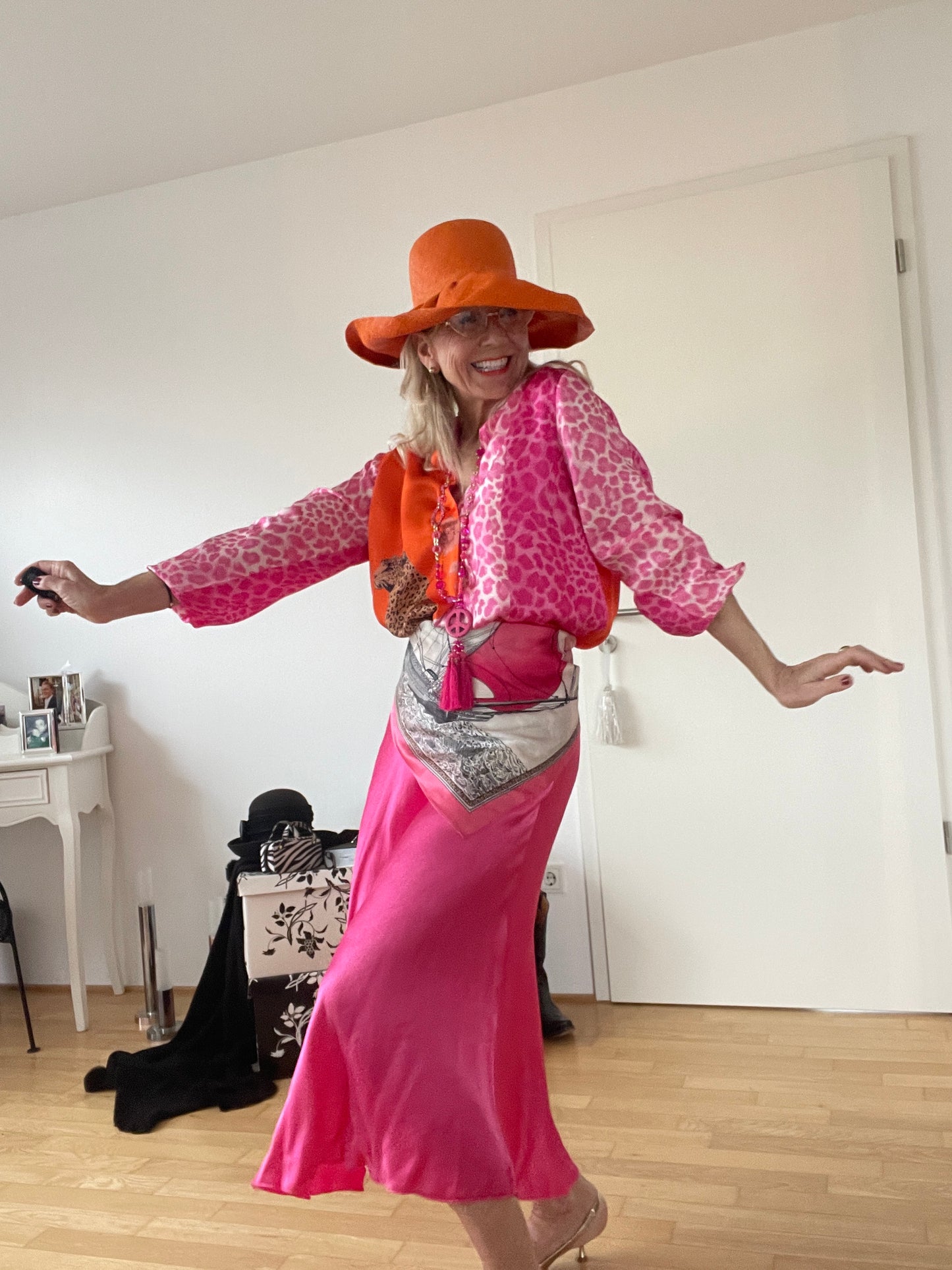 Oberteil JUDY €79,90; farbenfroher Saisonstart