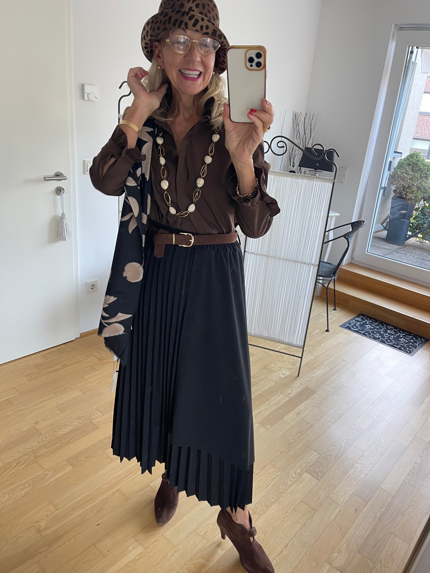 Bluse MARMARIS schoko €79,90; Klassiker mit dem gewissen Etwas🍂