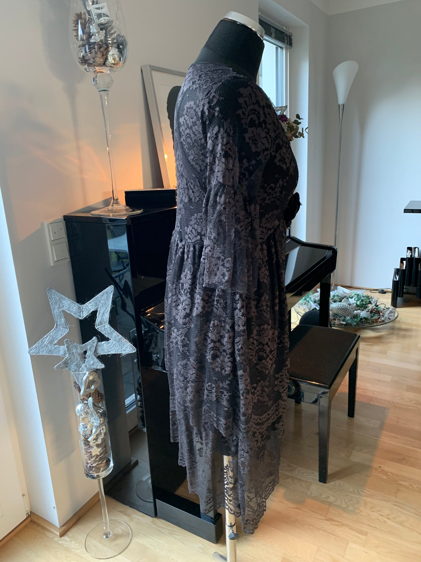 Kleid Fee; zart und feminin „IM MEGA-WINTER-SALE“ nur noch €89,90 statt €149,90