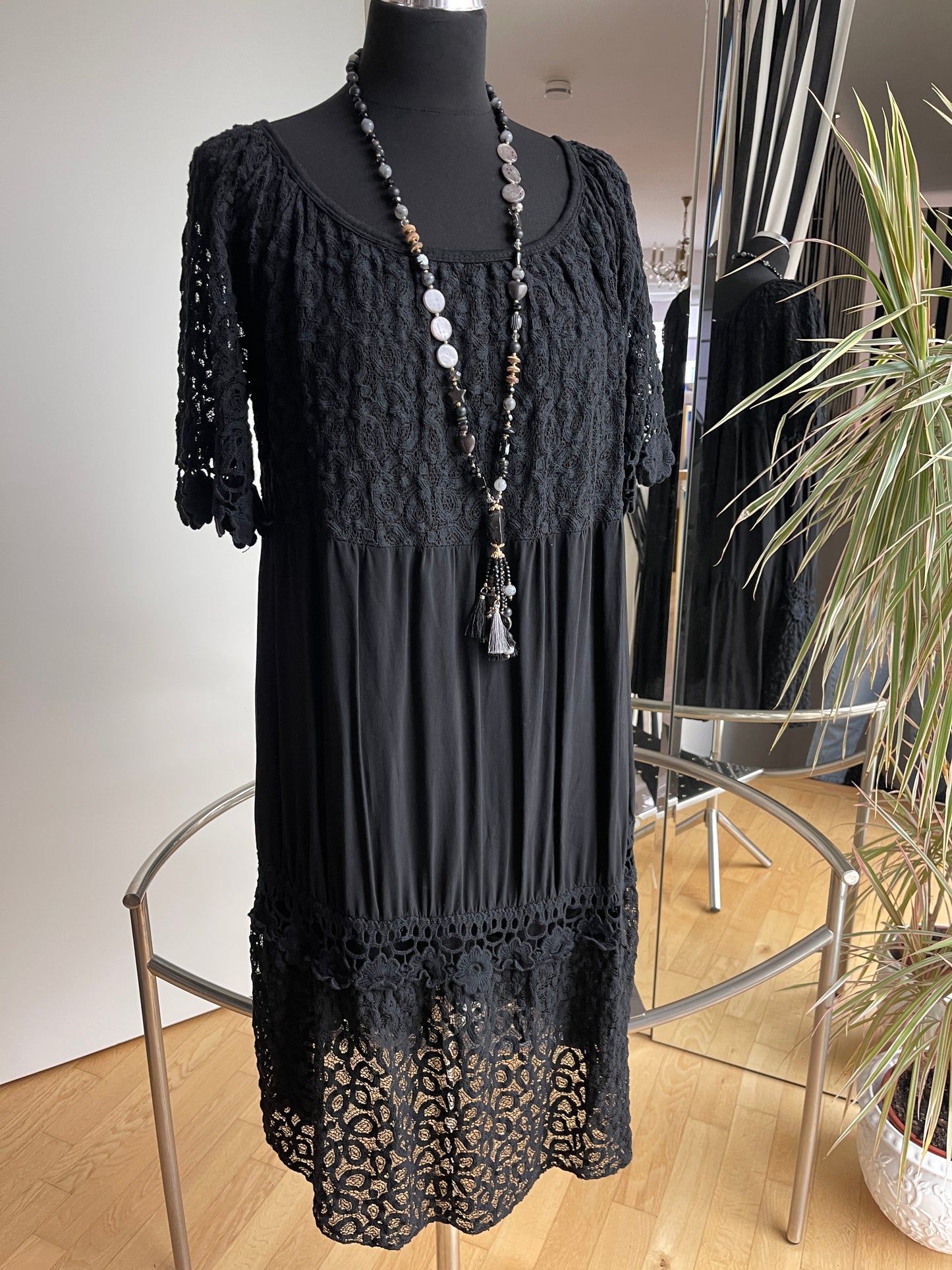 Kleid JUFA black €49,90 statt €79,90; einfach genial!! Das perfekte sommerliche Reisekleid