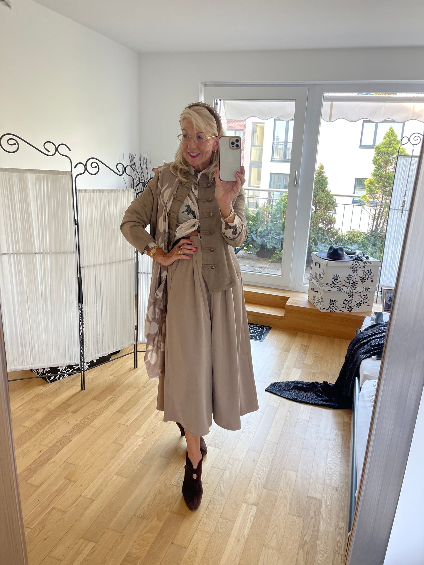 Jacke ARGI taupe €109,90; diese stylische Jacke rundet jedes Outfit perfekt ab🍁🍂