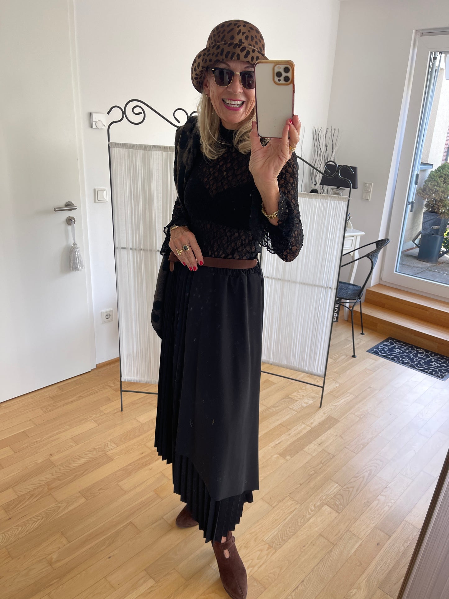 Rock ROCKEFELLER black €109,90; was für ein ausgefallener Schnitt!!