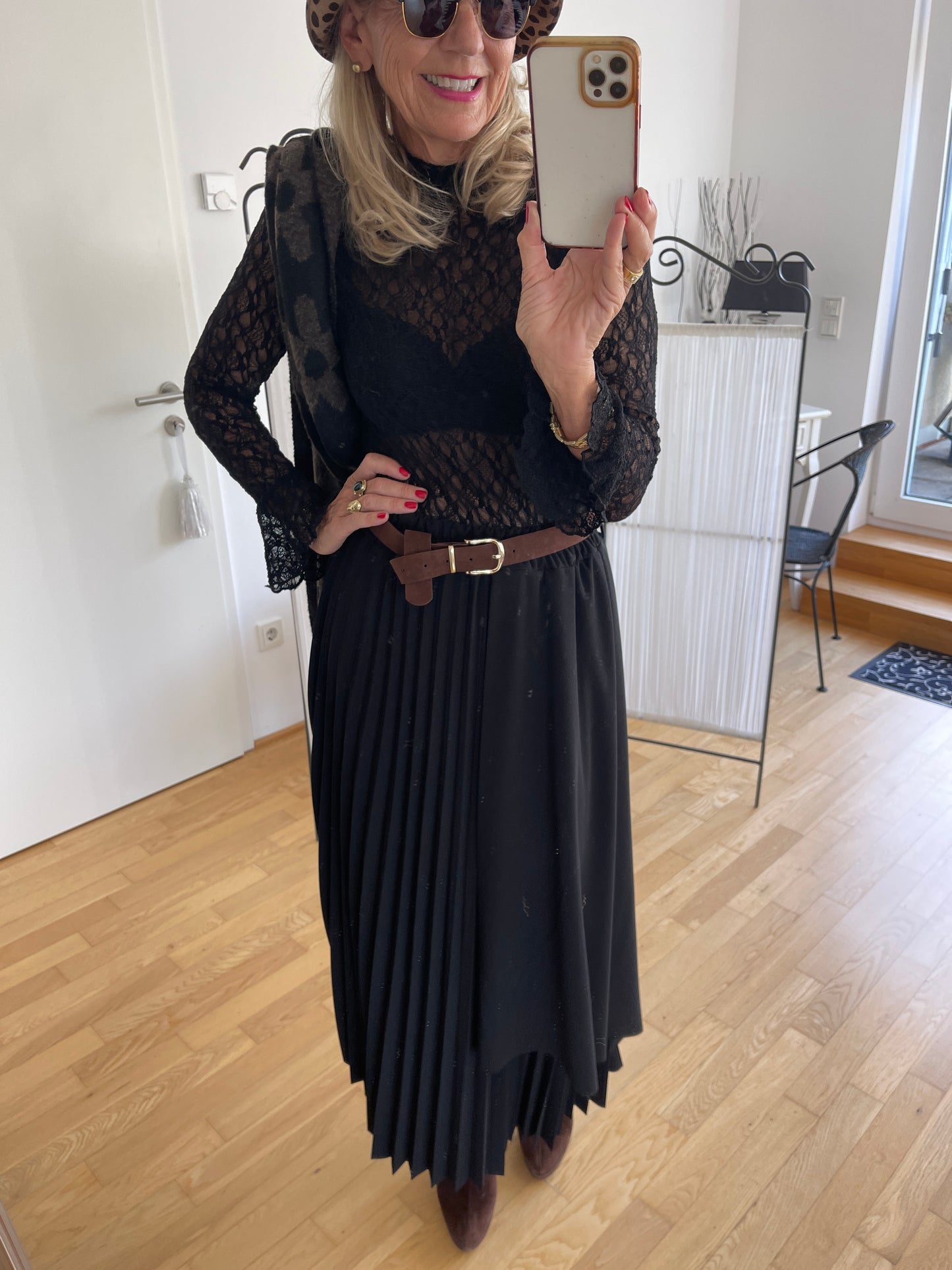 Rock ROCKEFELLER black €109,90; was für ein ausgefallener Schnitt!!