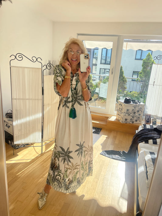 Kleid OLYMP green €109,90; mit Freude in den Herbst🍁