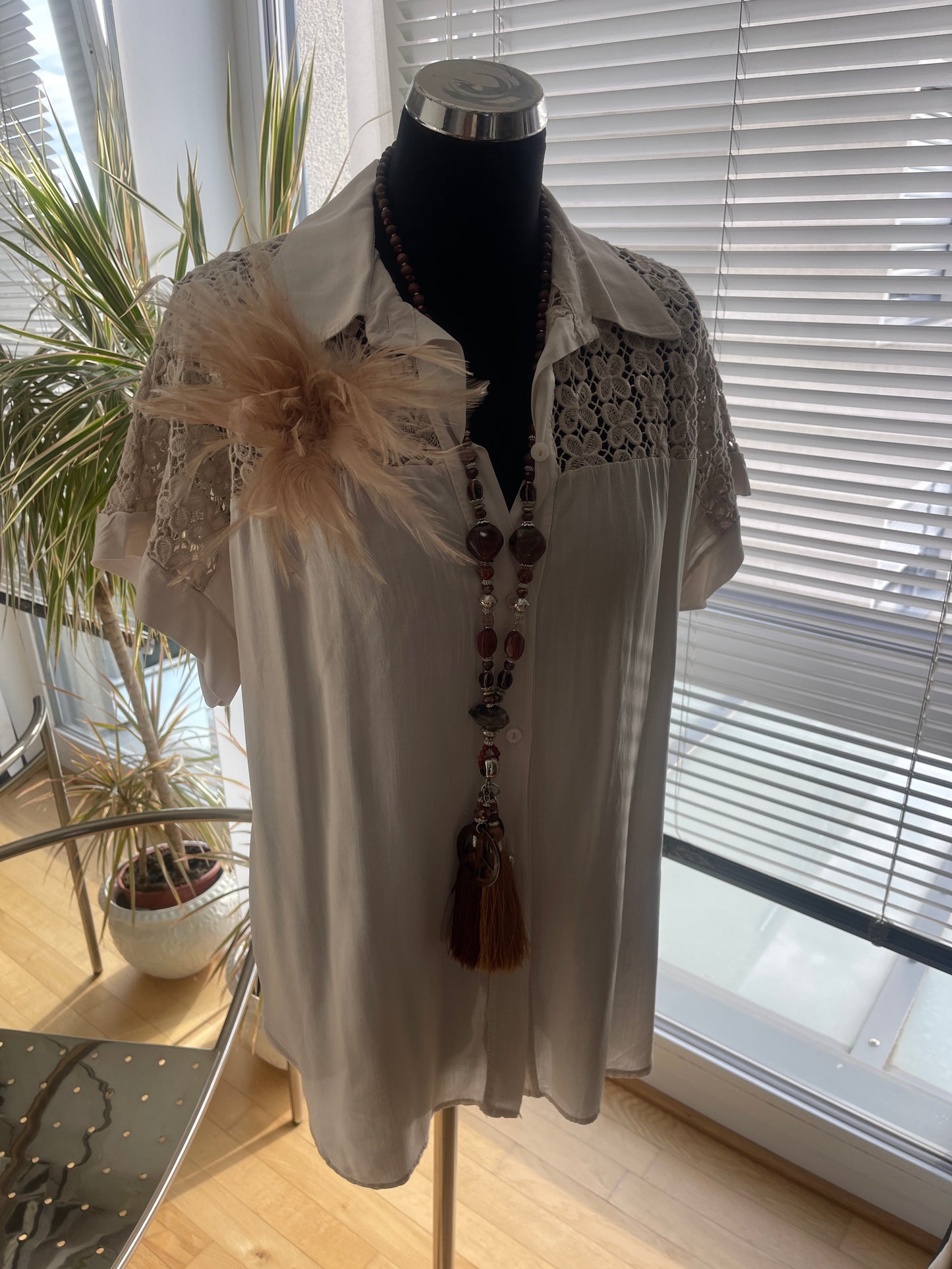 Bluse LUCKY €39,90 statt €69,90; so leicht und luftig, man spürt sie gar nicht