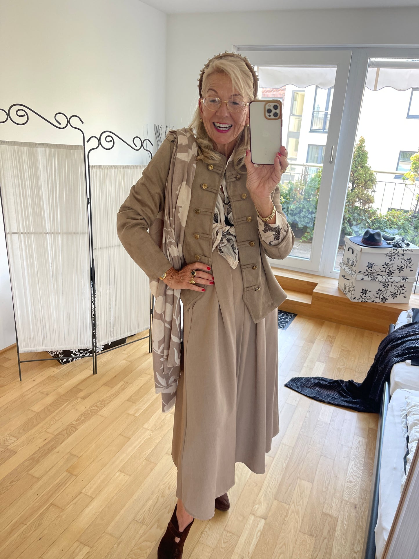 Jacke ARGI taupe €109,90; diese stylische Jacke rundet jedes Outfit perfekt ab🍁🍂