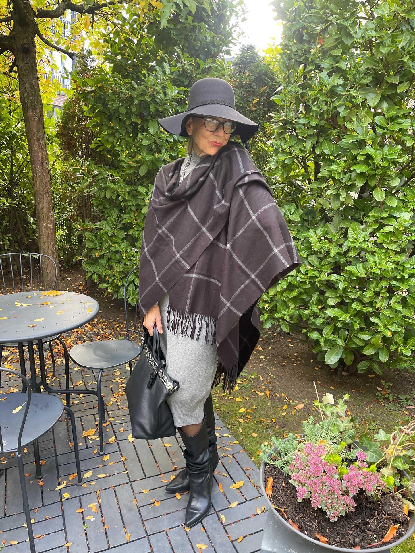 Schal Adria €89,90; super schicker Poncho… Edles Must-Have