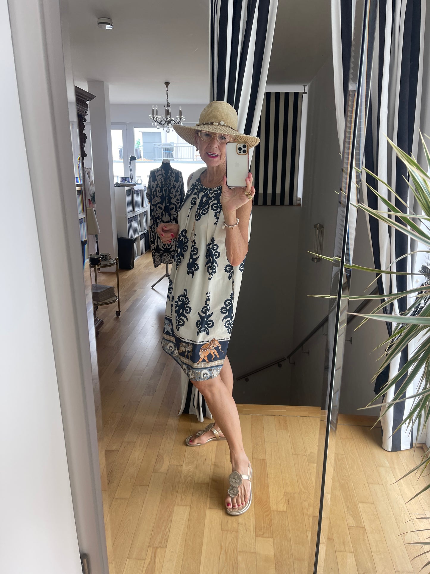 Kleid LARISSA €79,90 statt €99,90; edel, schick und dennoch lässige Eleganz