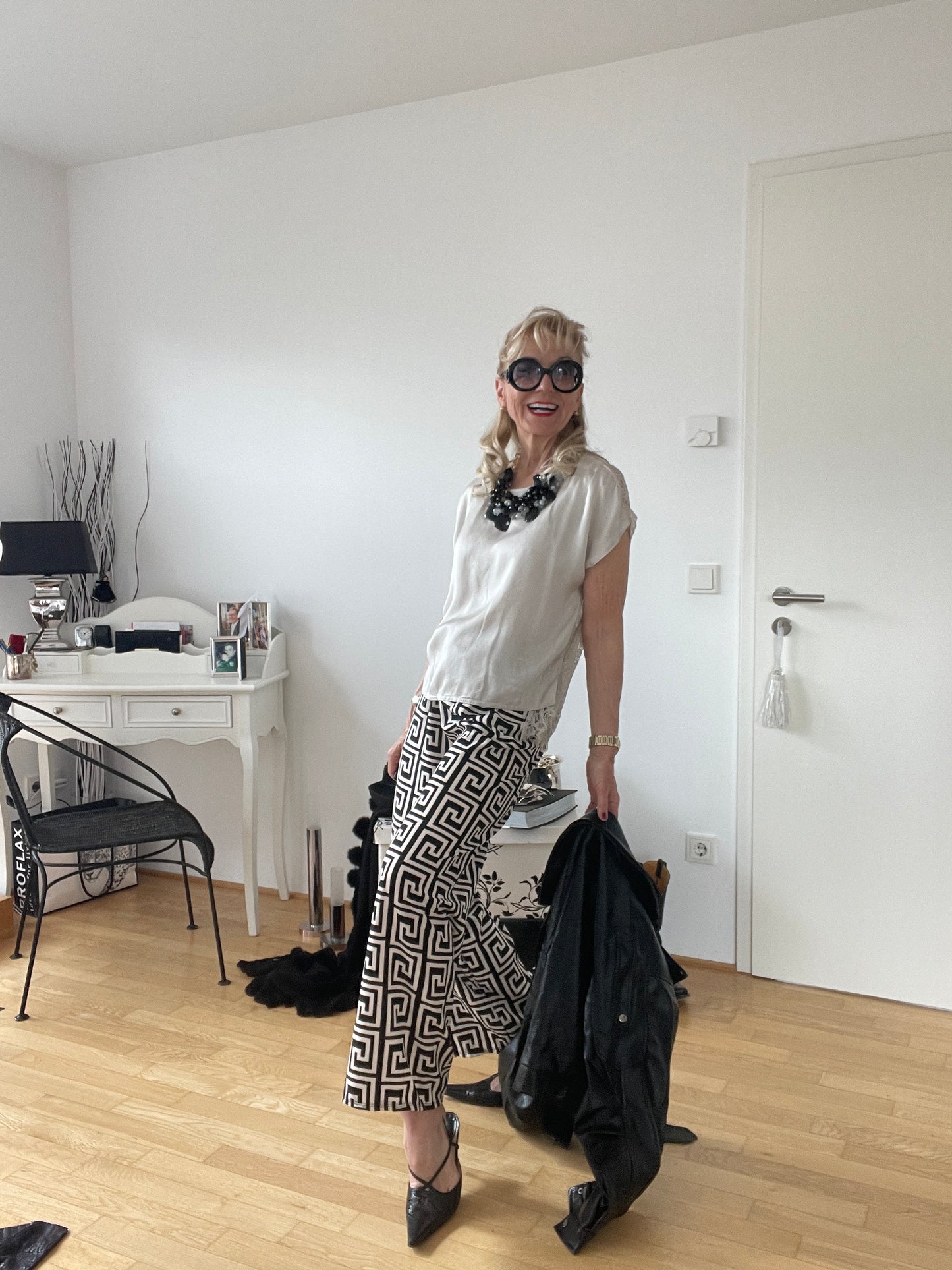 Oberteil PERLA beige im Outlet €29,90 statt €69,90; edel, elegant & raffiniert, sexy