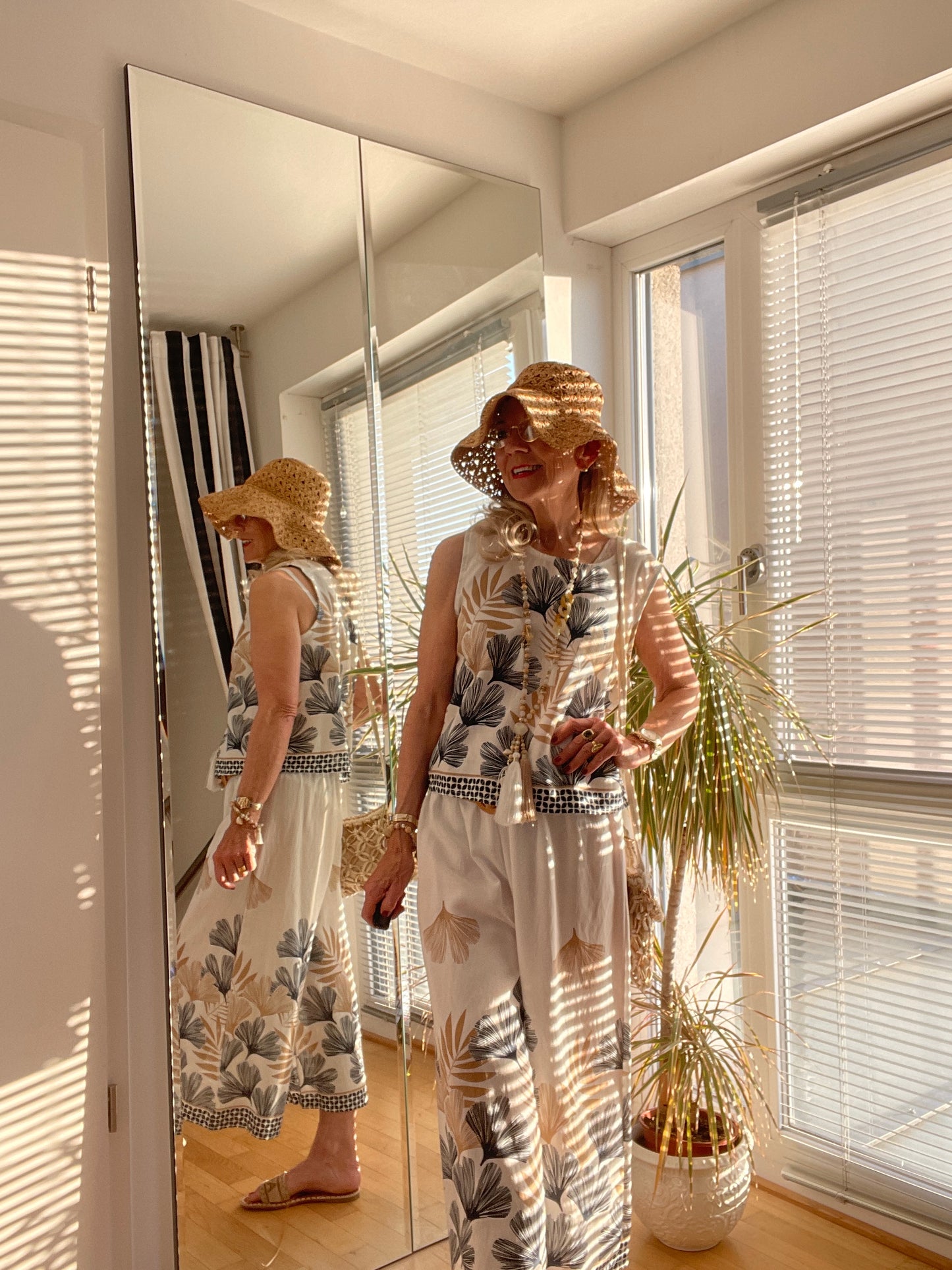 Oberteil MASTER( 2-Teiler Oberteil/Hose)black/beige €99,90; stylisch, lässig und mega bequem