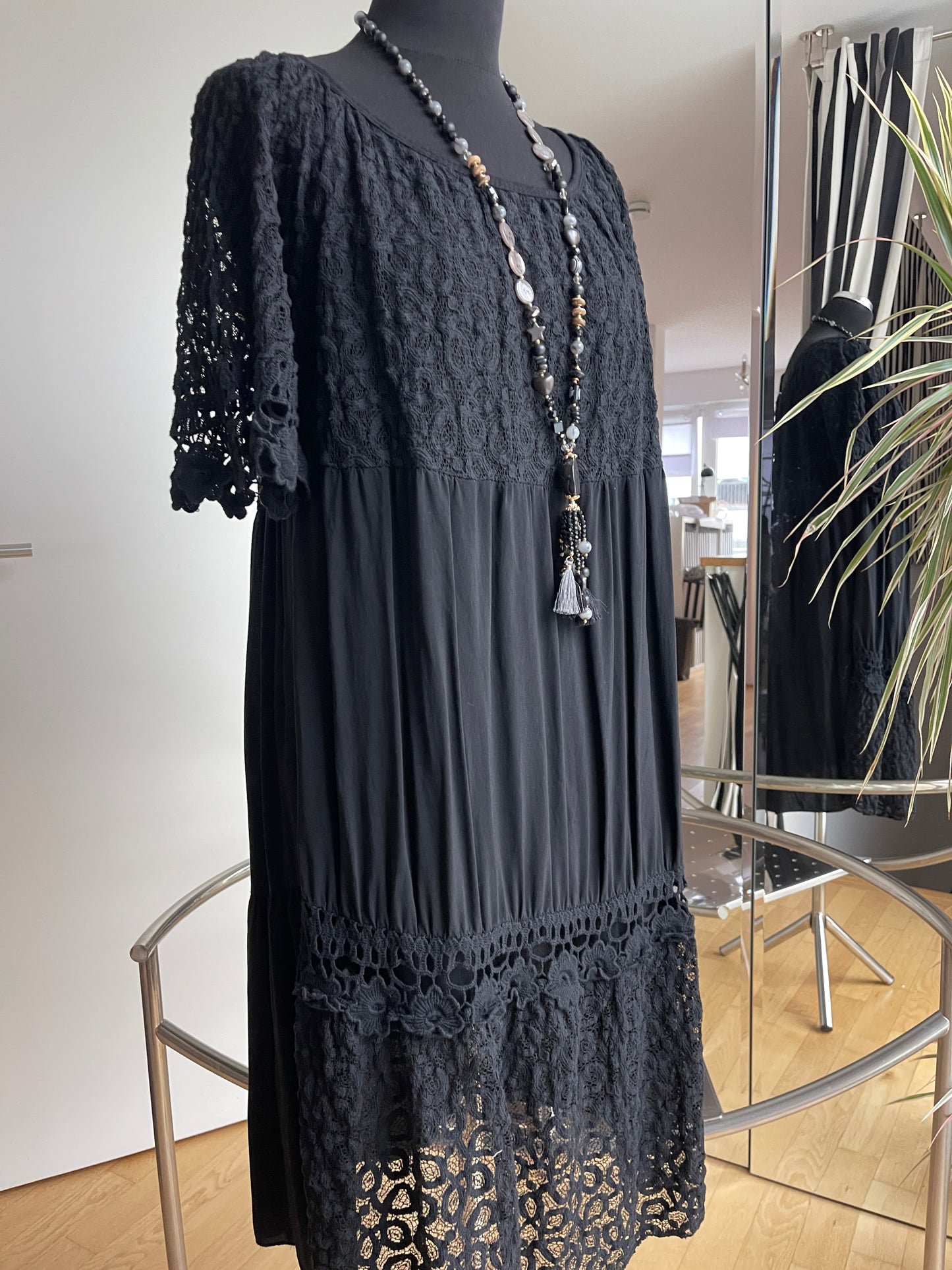 Kleid JUFA black €49,90 statt €79,90; einfach genial!! Das perfekte sommerliche Reisekleid