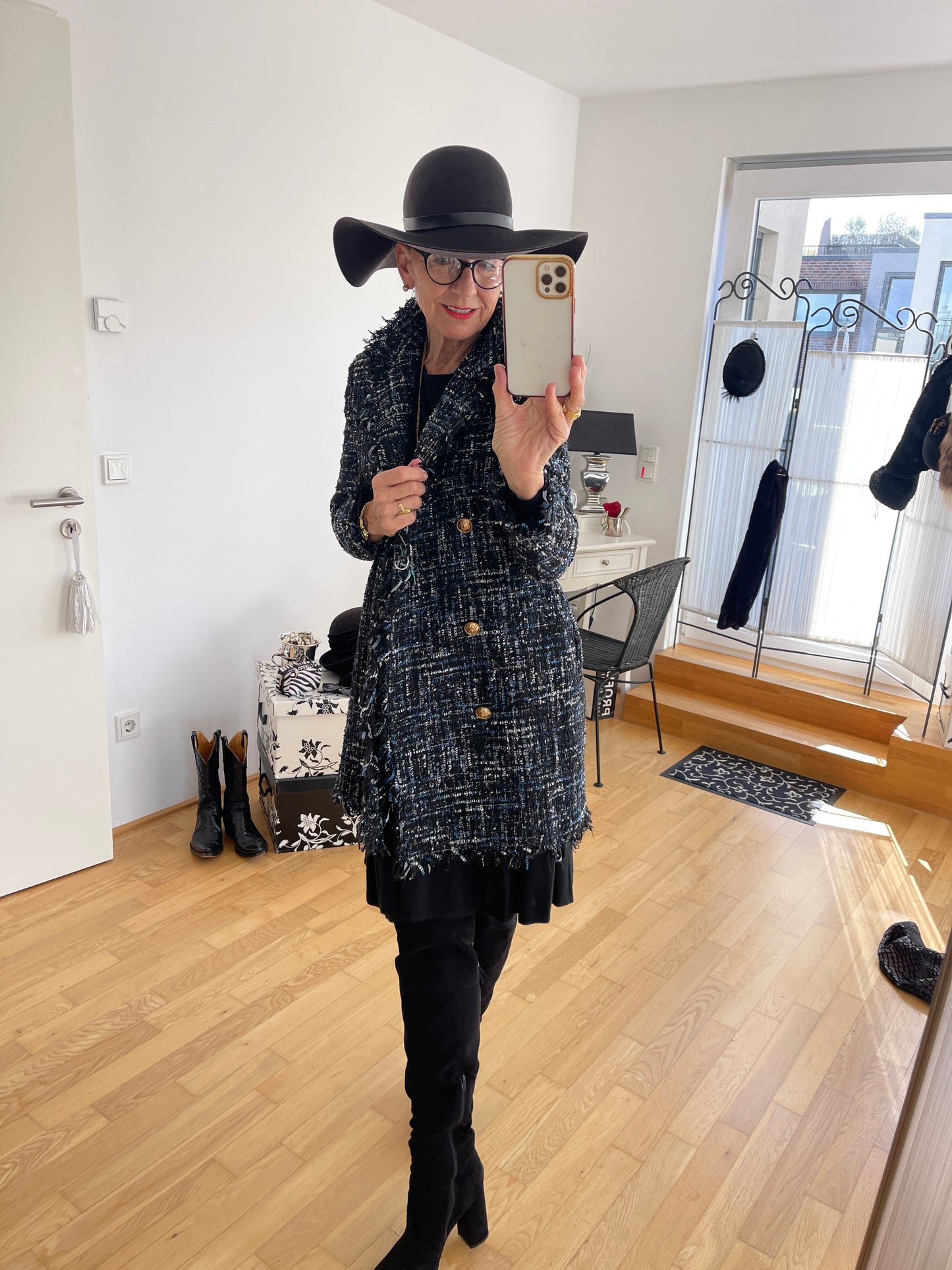 Blazer KISS Gr.L/XL  „IM BLACK-FRIDAY OUTLET“ nur noch €59,90 statt €139,90  Boucle-Blazer im Coco-Style