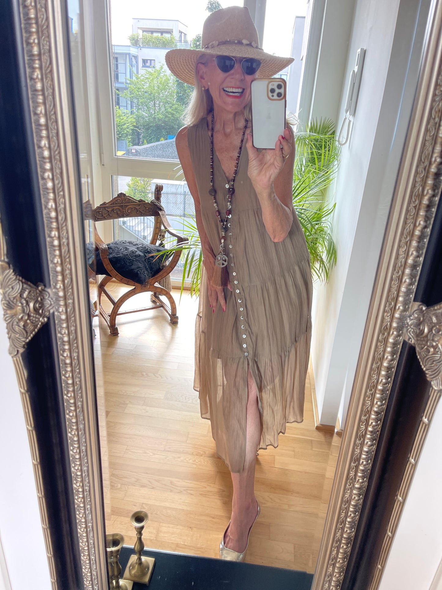 Kleid DARDA nougat €79,90 statt €109,90; Style trifft Extravaganz