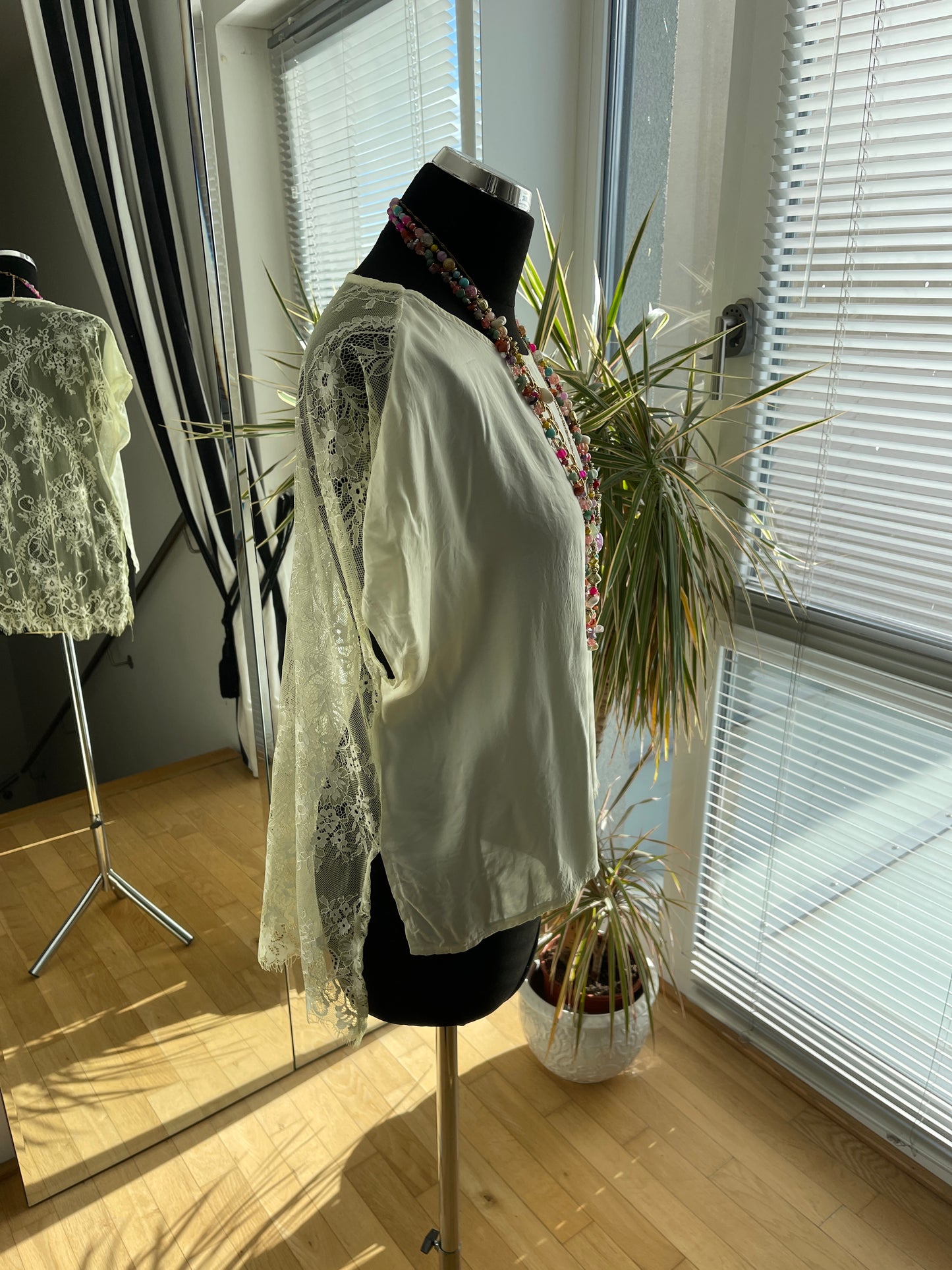 Oberteil PERLA yellow im Outlet €29,90 statt €69,90; einerseits edel & elegant andererseits raffiniert & sexy
