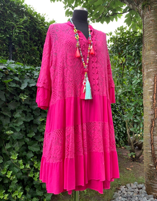 Kleid PIPPA pink; jetzt €49,90 statt  €89,90 im Super-Summer-Sale
