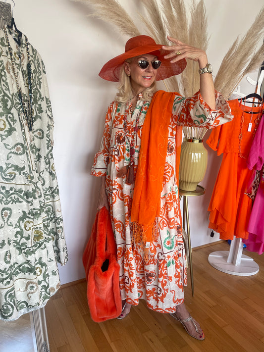 Kleid SANTANA orange €119,90; genialer One-Size-Schnitt